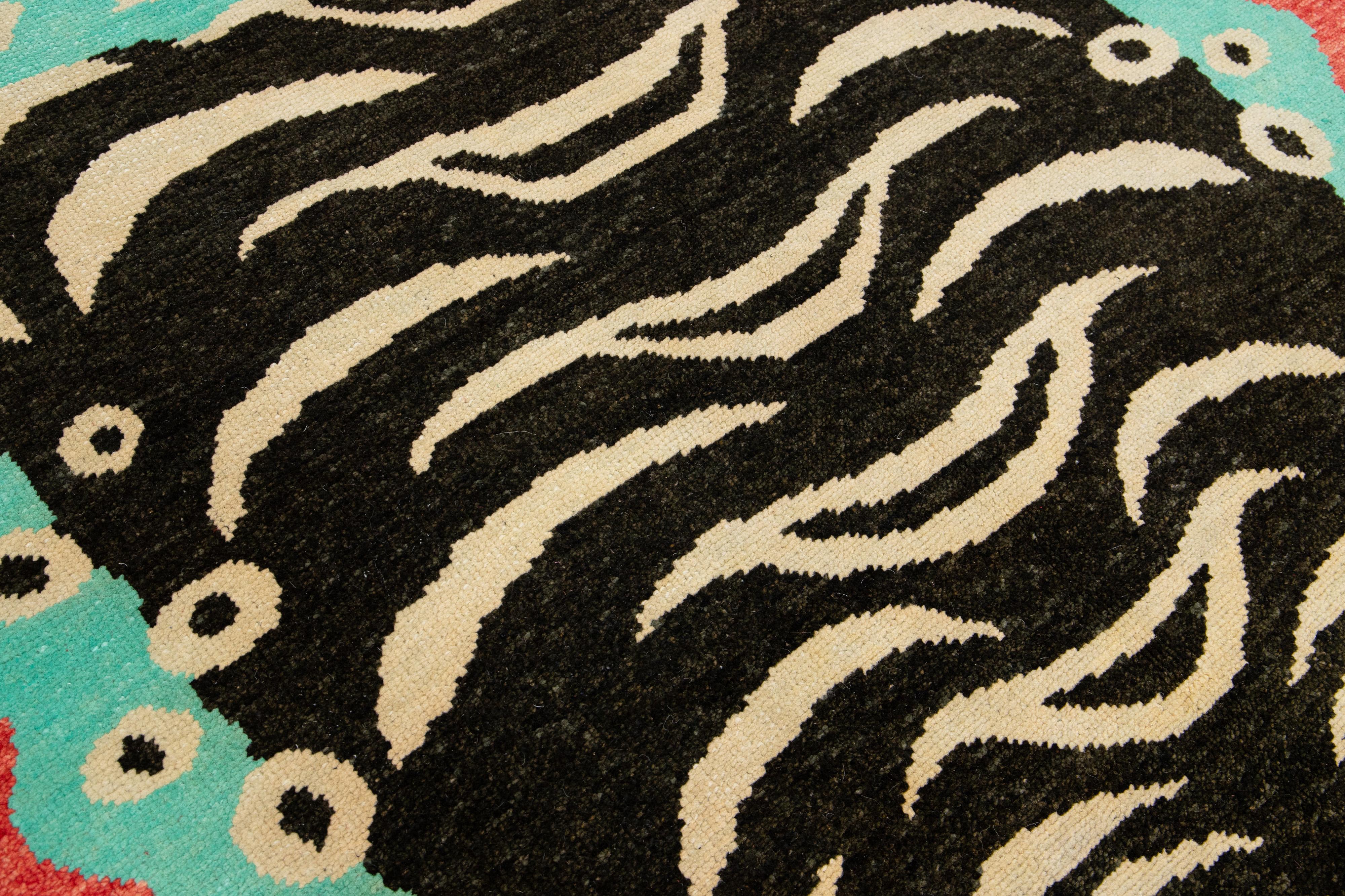 Tapis en laine fait main Contemporary Design/One, rouge en vente 2