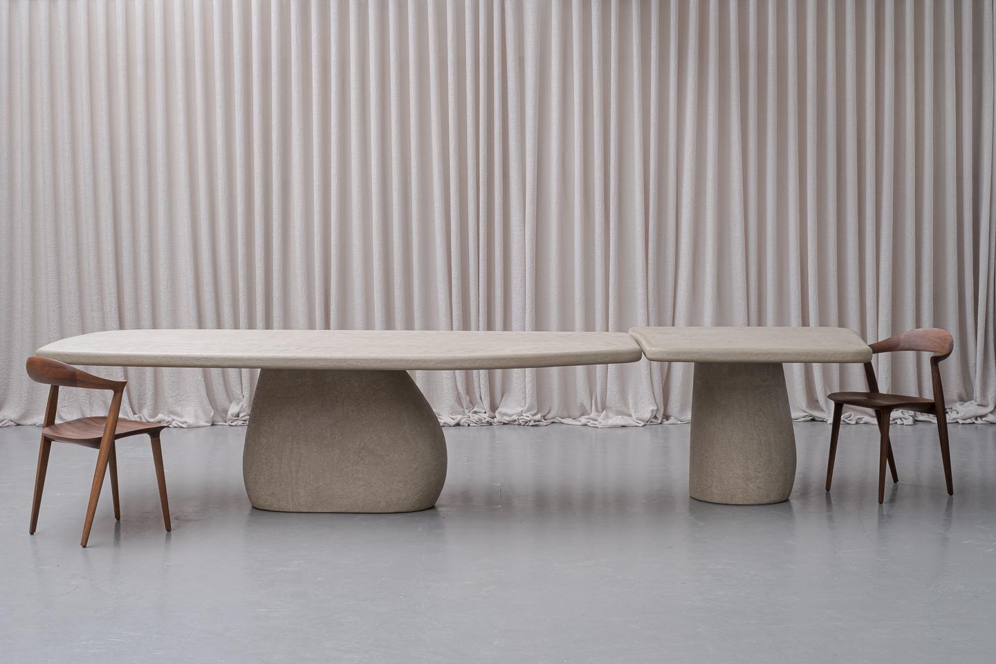 Fait main Table de salle à manger contemporaine Pigalle, 210 par Armand & Francine en vente