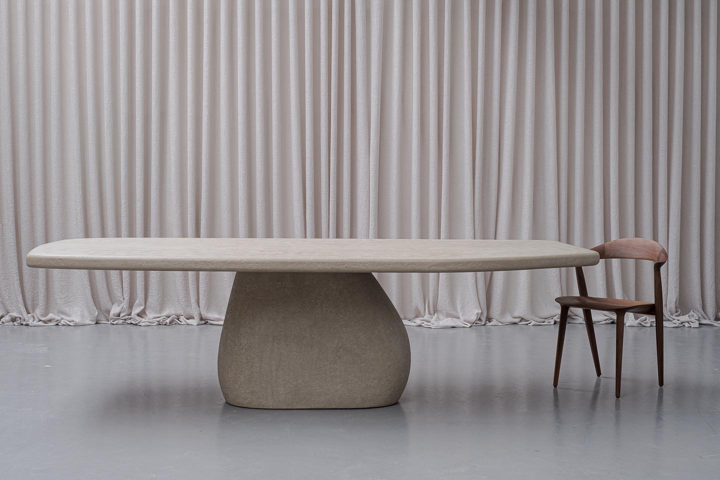 Table de salle à manger contemporaine Pigalle, 330 par Armand & Francine en vente 2