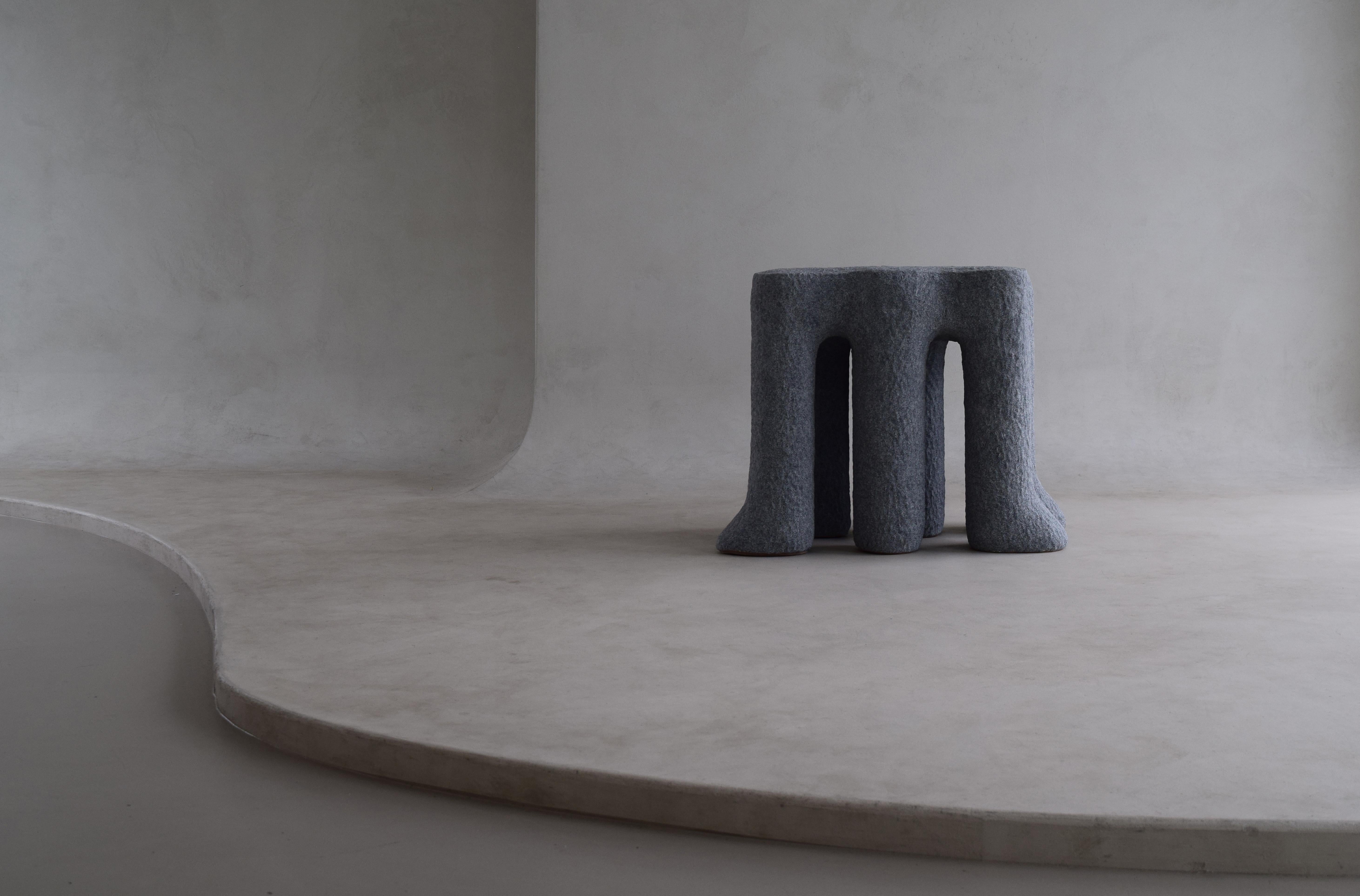 Moderne Table basse contemporaine à pilier à 6 pieds en céramique en vente