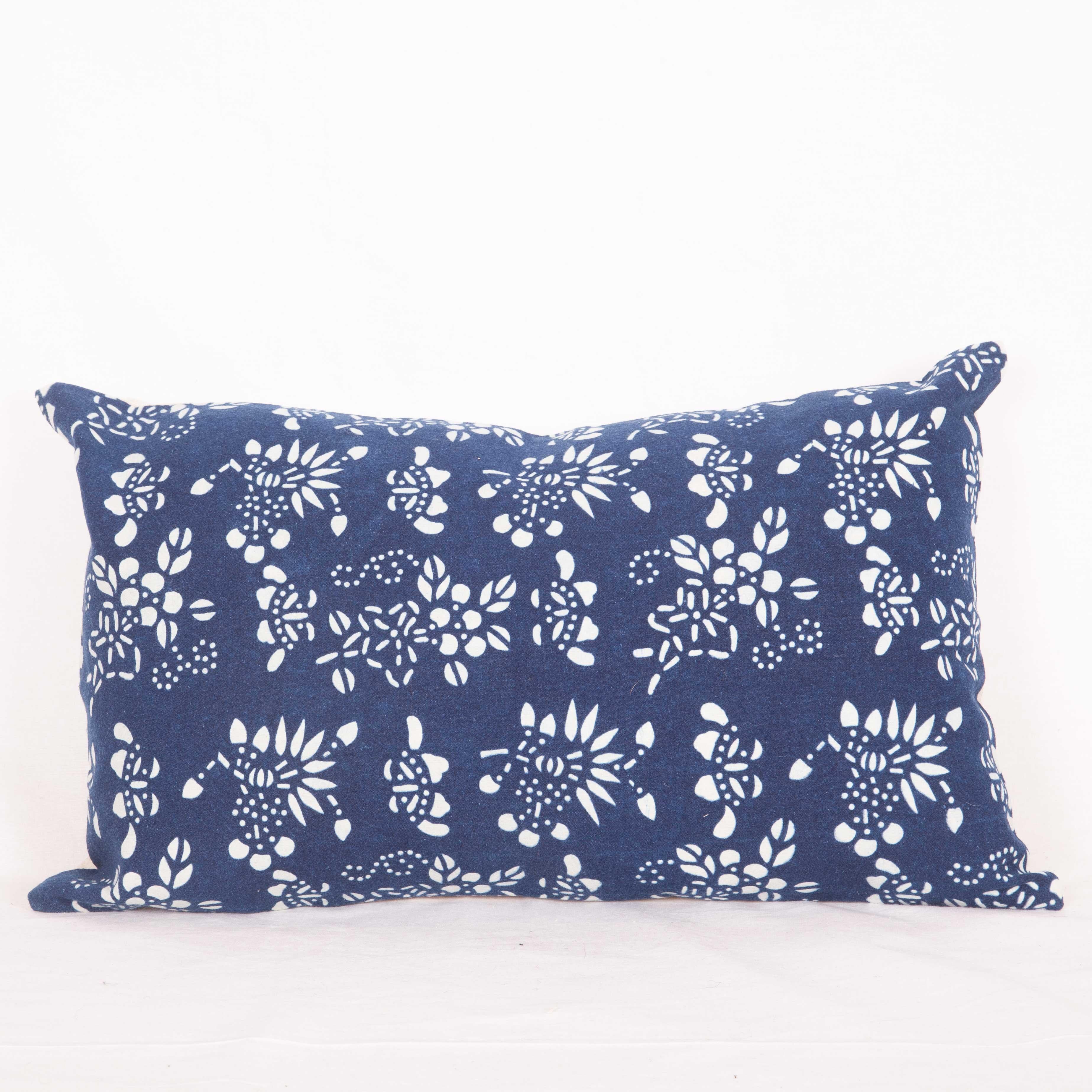 Contemporary Pillow Cases Made from a Resist Dyed Indigo Miao Fabric For Sale 2