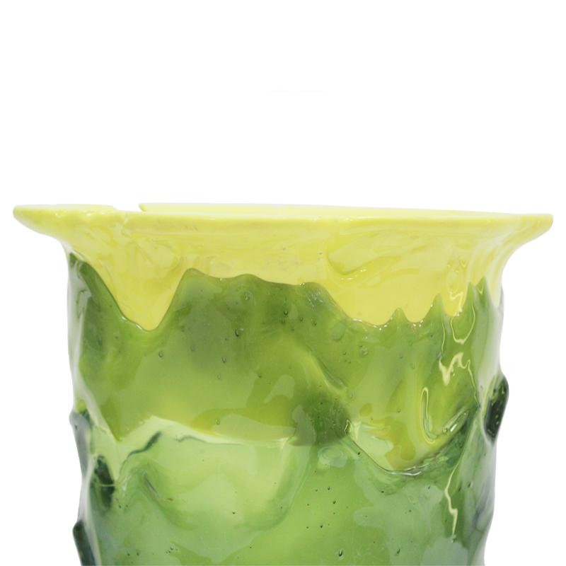 Italiano Contemporary Pink and Green Resin Vase from the Fish Collection by Gaetano Pesce in vendita