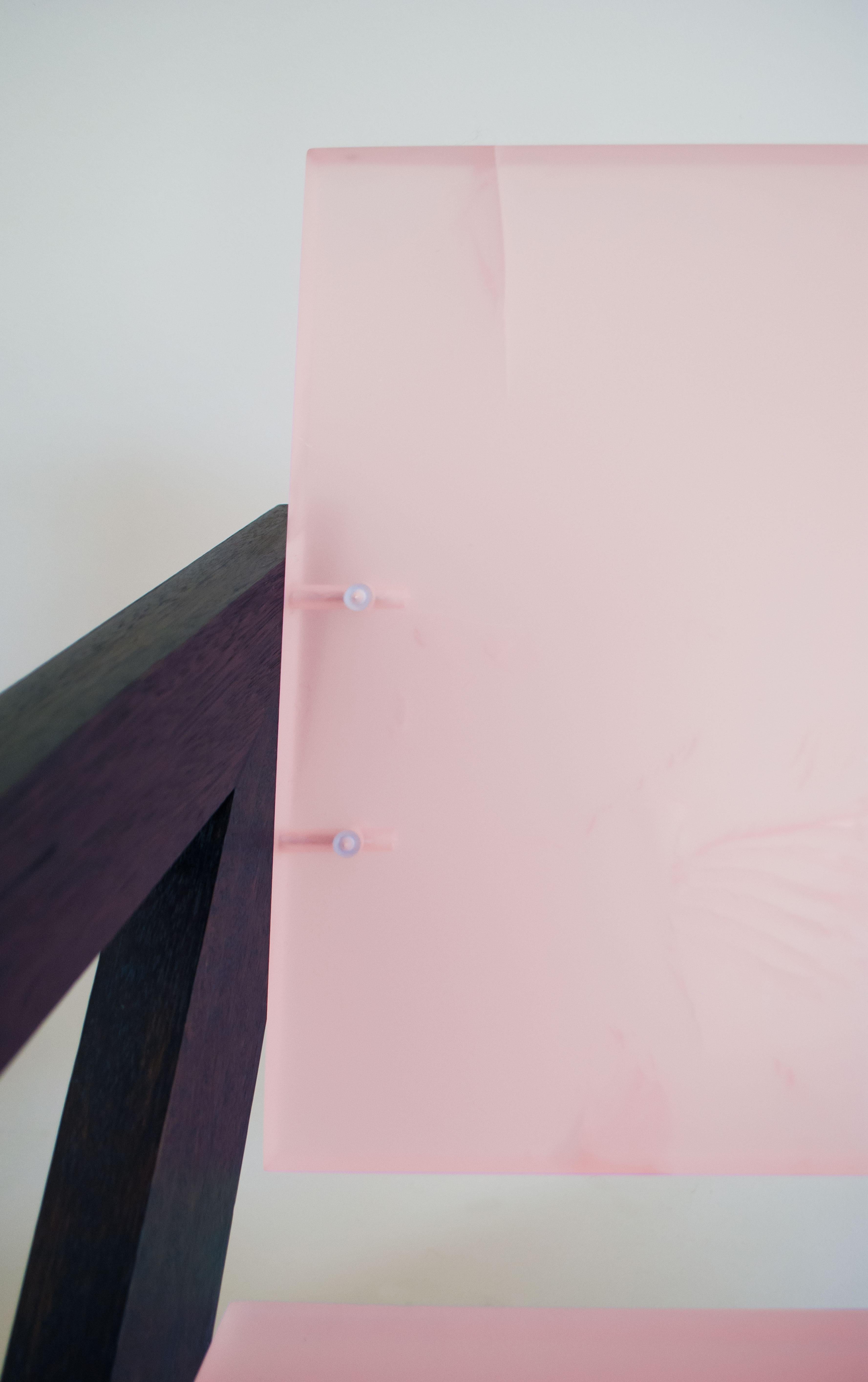 English Contemporary Pink Resin Chair, Inspired by Pierre Jeanneret For Sale