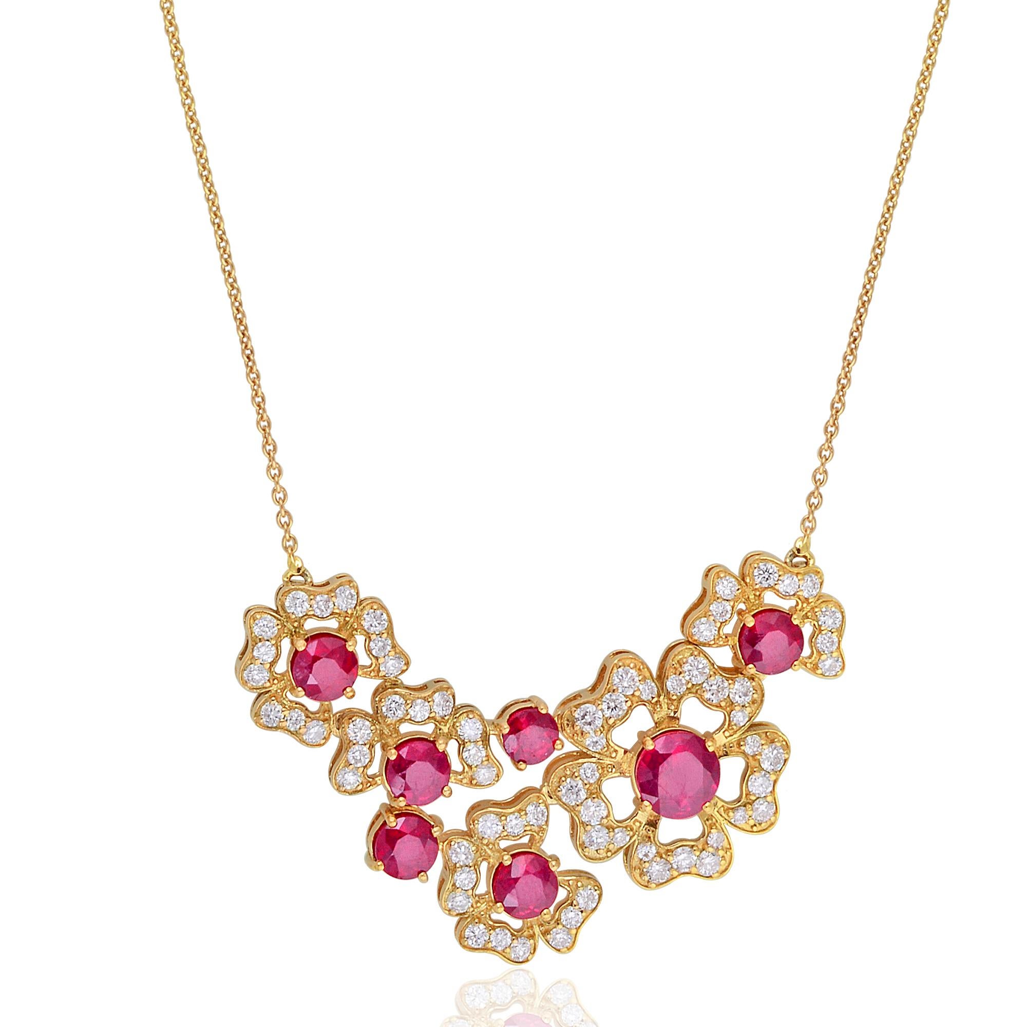 Contemporary Pink Stone and Diamond Flower 18k Yellow Gold Pendant Necklace For Sale 1