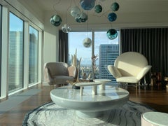 Sillón contemporáneo tapizado en ante rosa, Sillón Stardust de Nika Zupanc