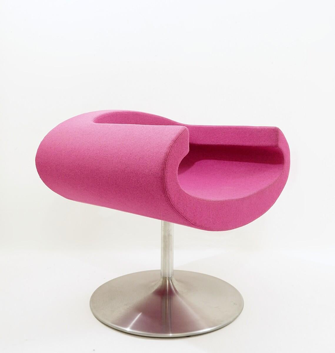 contemporary Pink swivel Chair by Boss design Ltd - United Kingdom In Good Condition In Brussels , BE