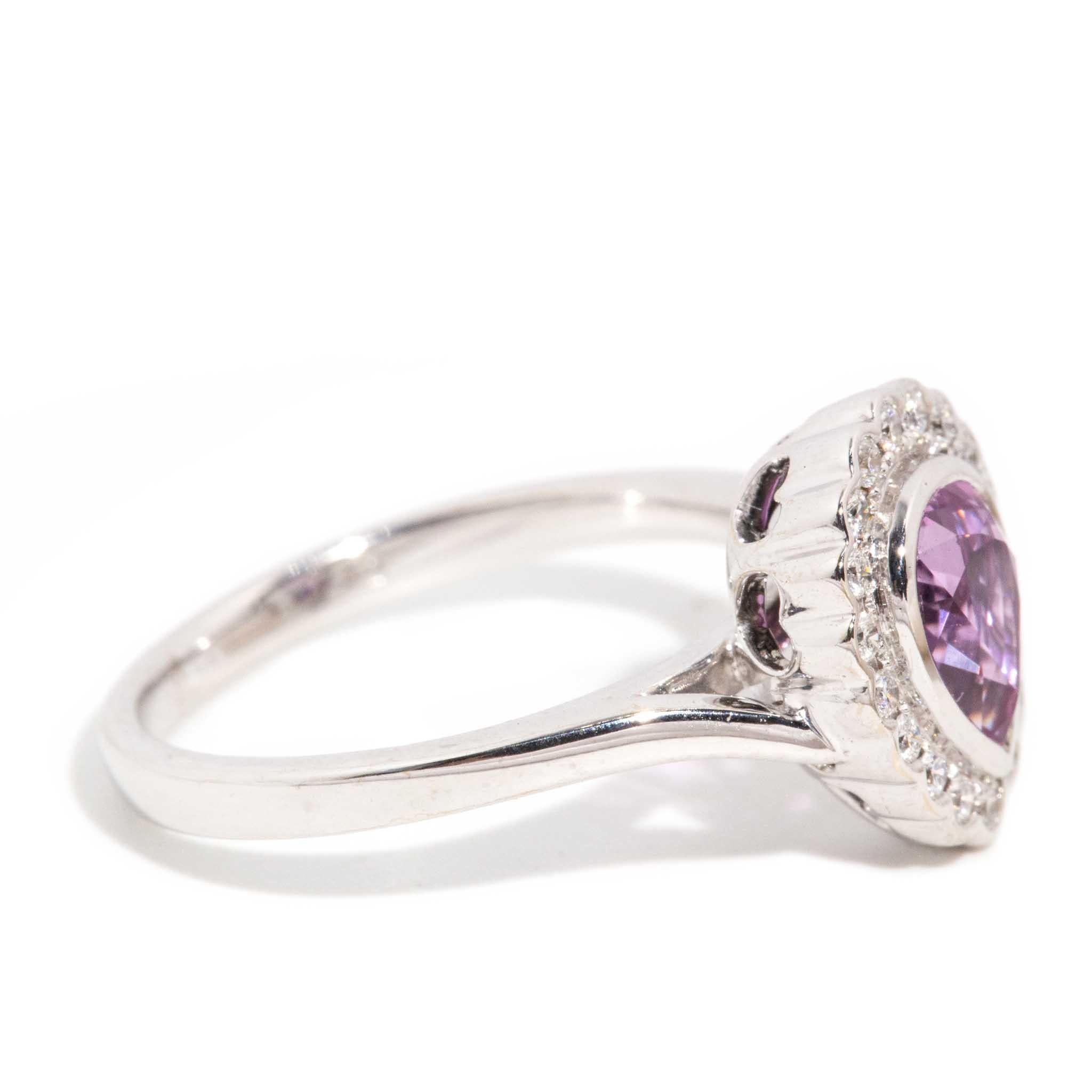 Anello contemporaneo con zaffiro rosa-viola e diamante in oro bianco 18 carati in vendita 1