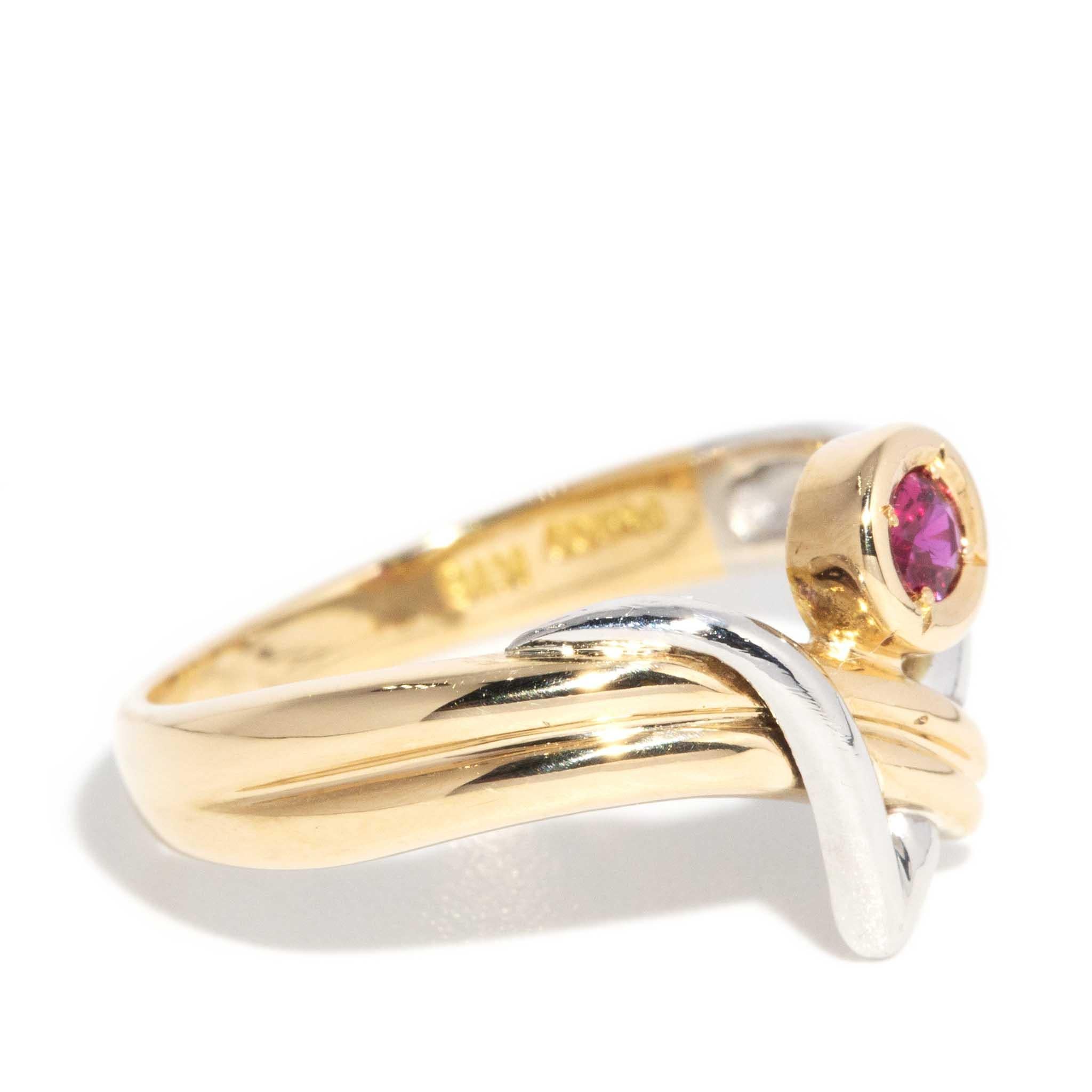 Contemporary Pinkish Red Ruby Ring Platinum & 18 Carat Yellow Gold For Sale 2