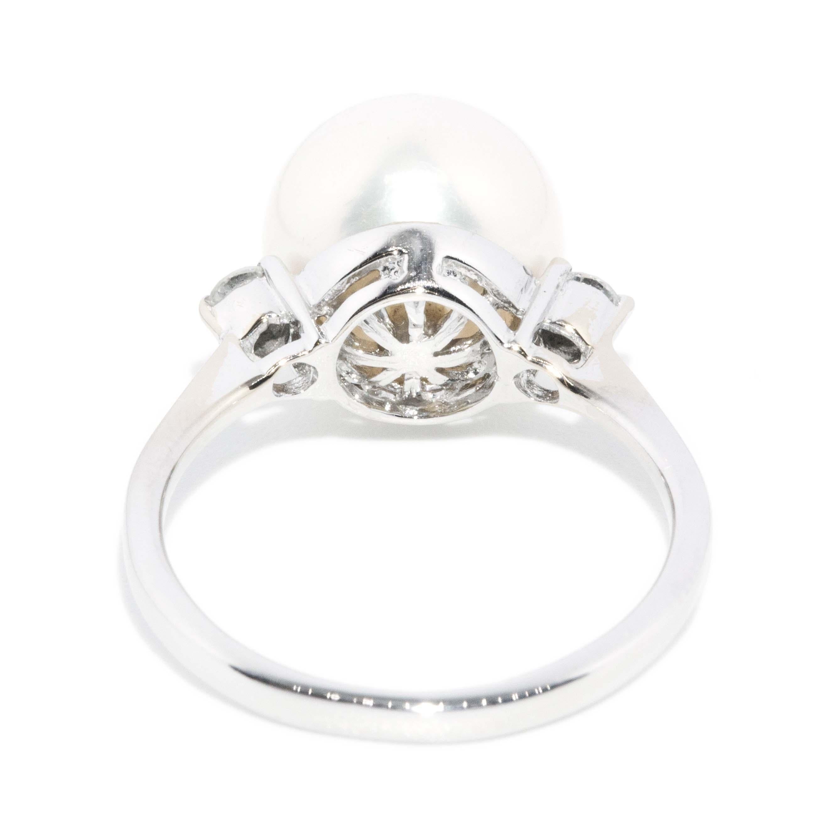 Contemporary Pinkish White Freshwater Pearl & Diamond Ring 18 Carat White Gold For Sale 5