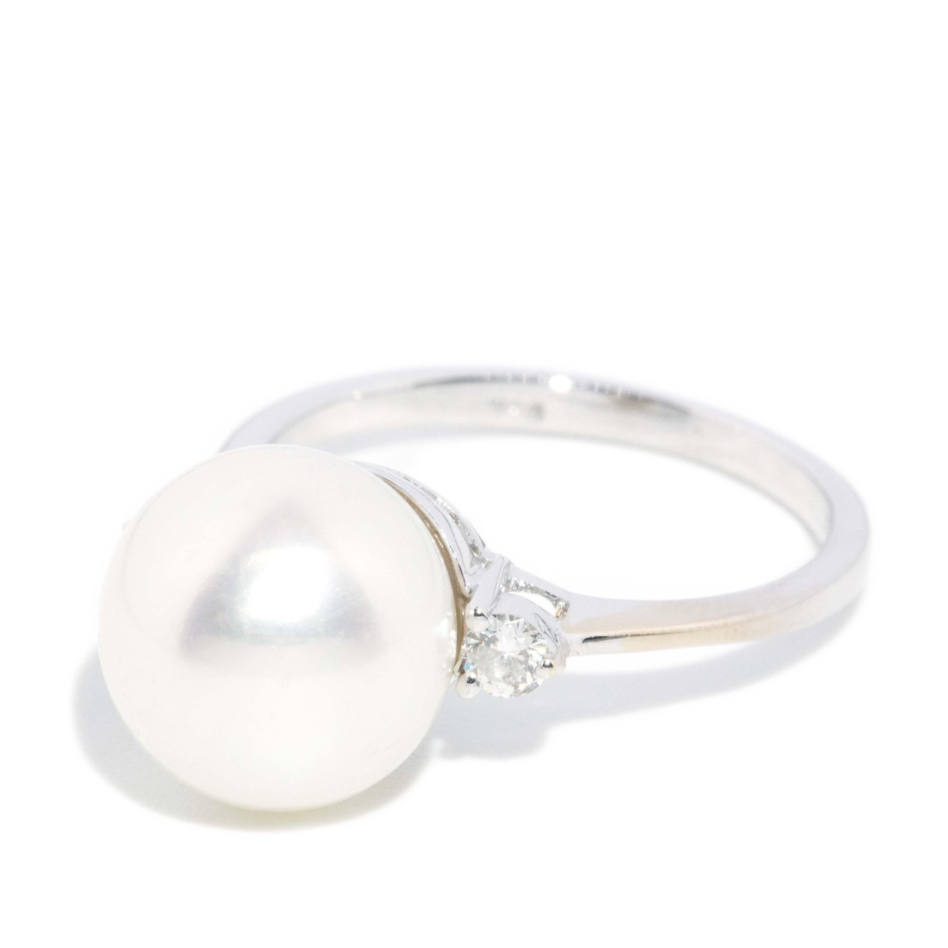 Modern Contemporary Pinkish White Freshwater Pearl & Diamond Ring 18 Carat White Gold For Sale