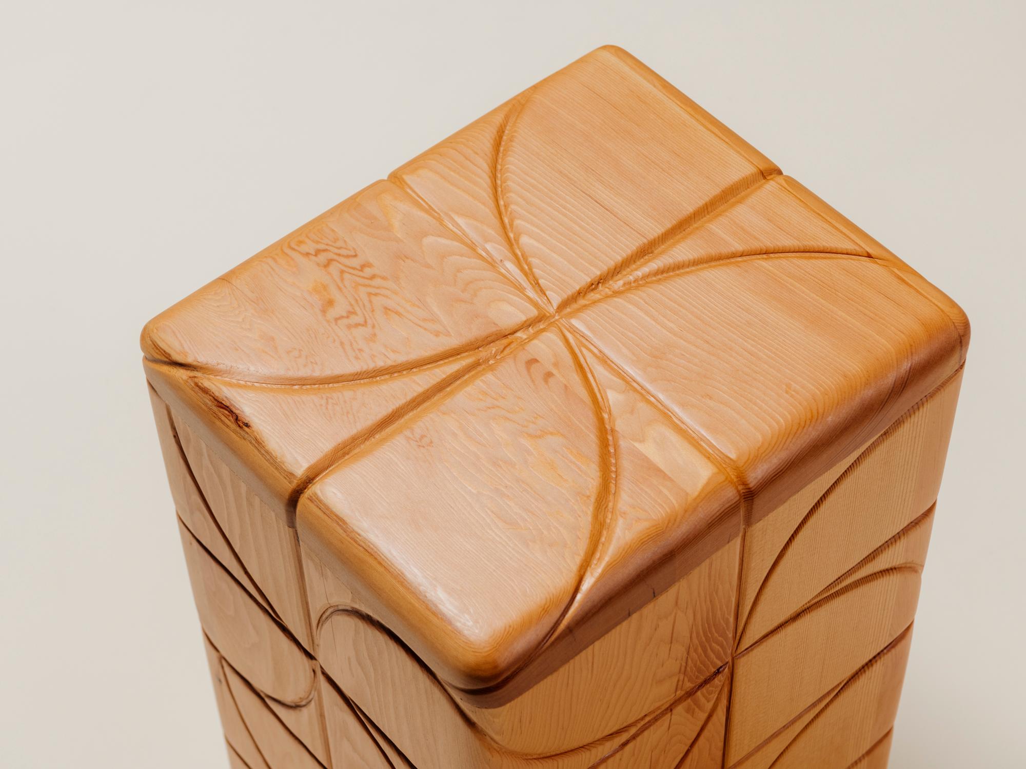 Pinwheel Beistelltisch Contemporary im Zustand „Neu“ im Angebot in Los Angeles, CA