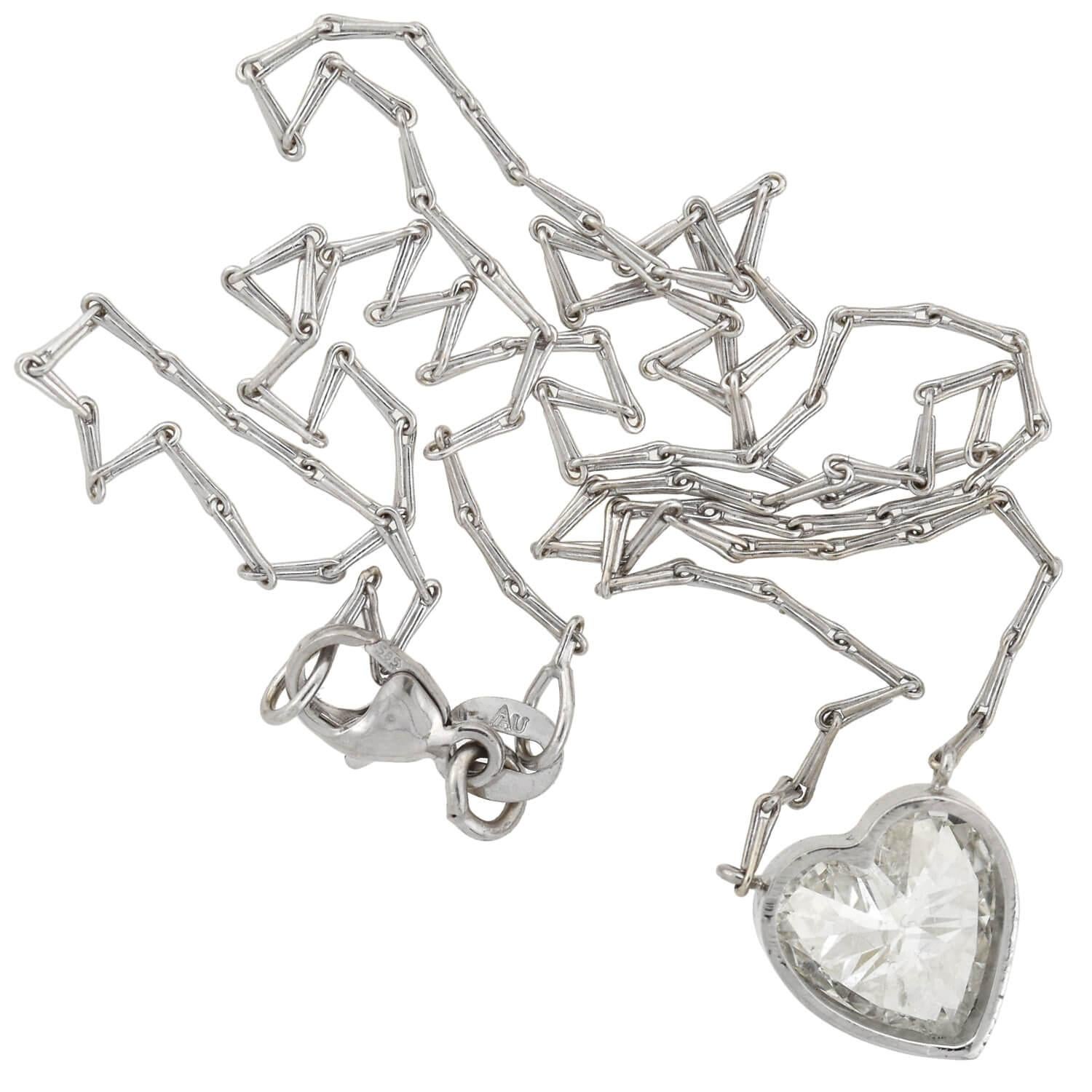 Women's Contemporary Platinum 2.70 Carat Diamond Heart Pendant Necklace