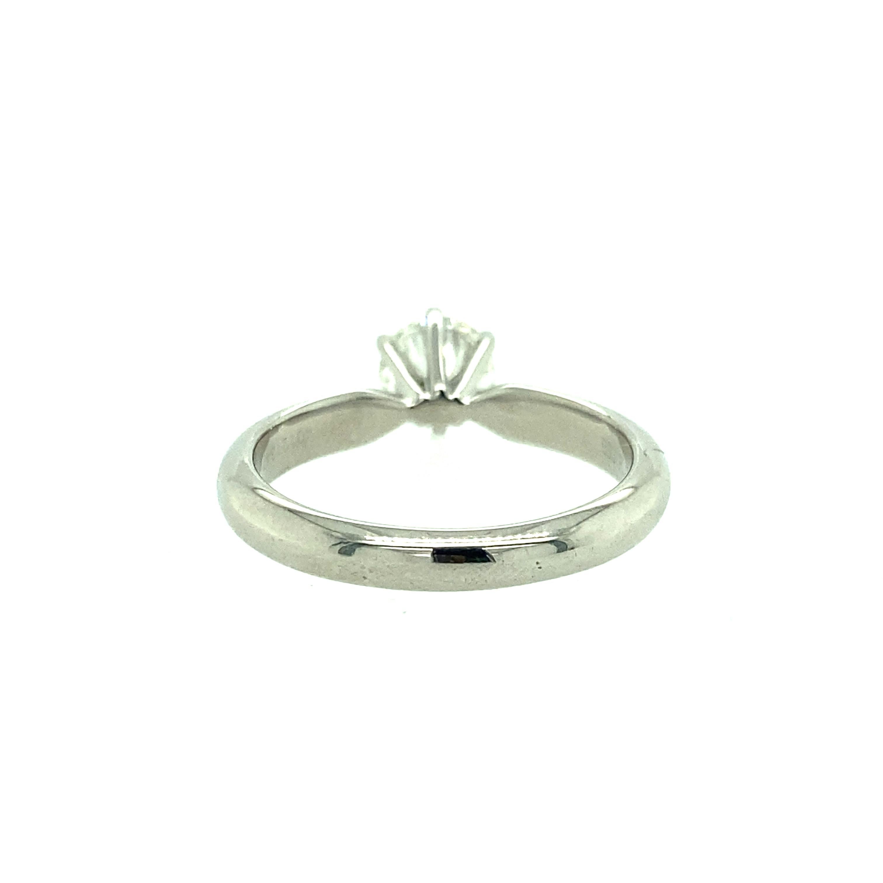 Platinum Solitaire 1.01 Carat Diamond Engagement Ring For Sale 2