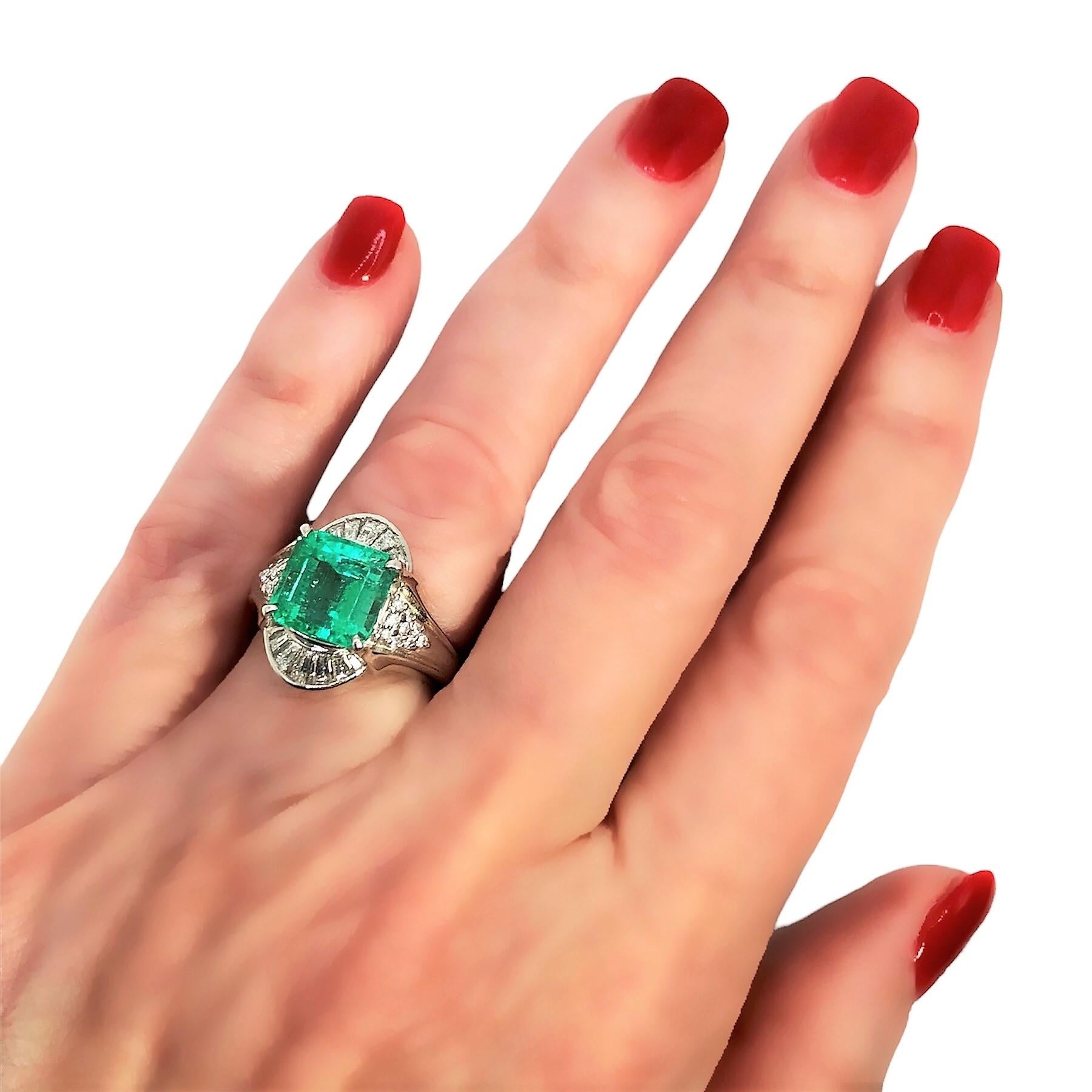 Contemporary Platinum Ring with 3.48ct Emerald and Diamonds 5
