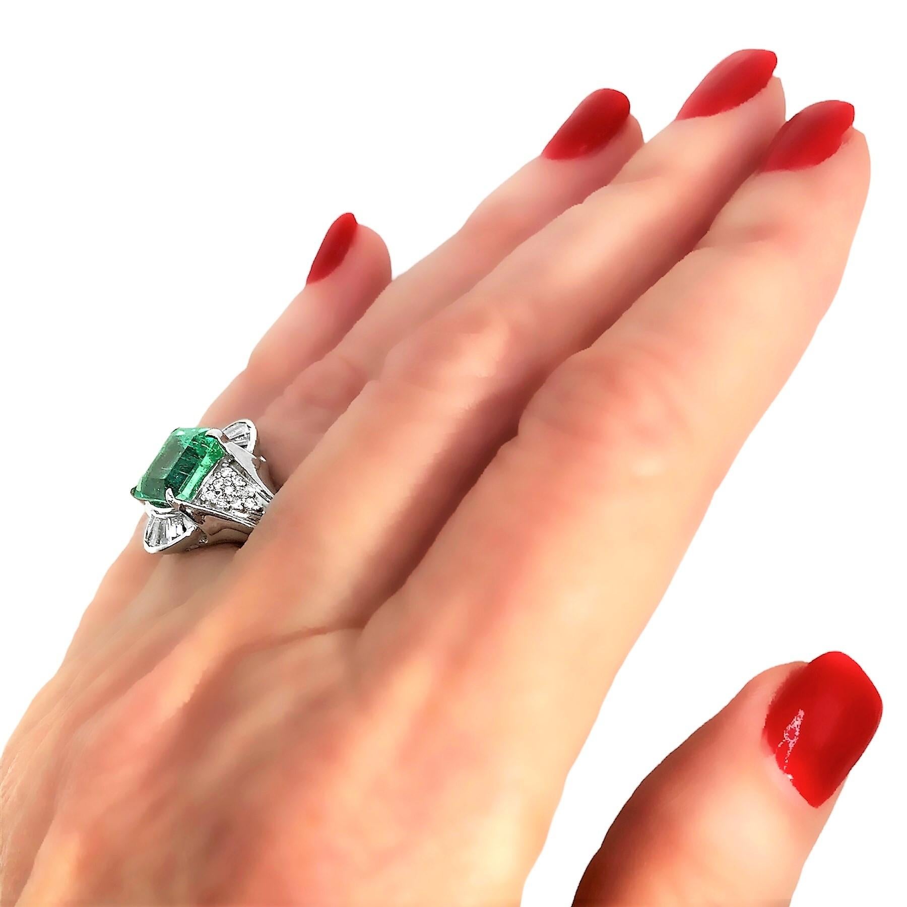Contemporary Platinum Ring with 3.48ct Emerald and Diamonds 6