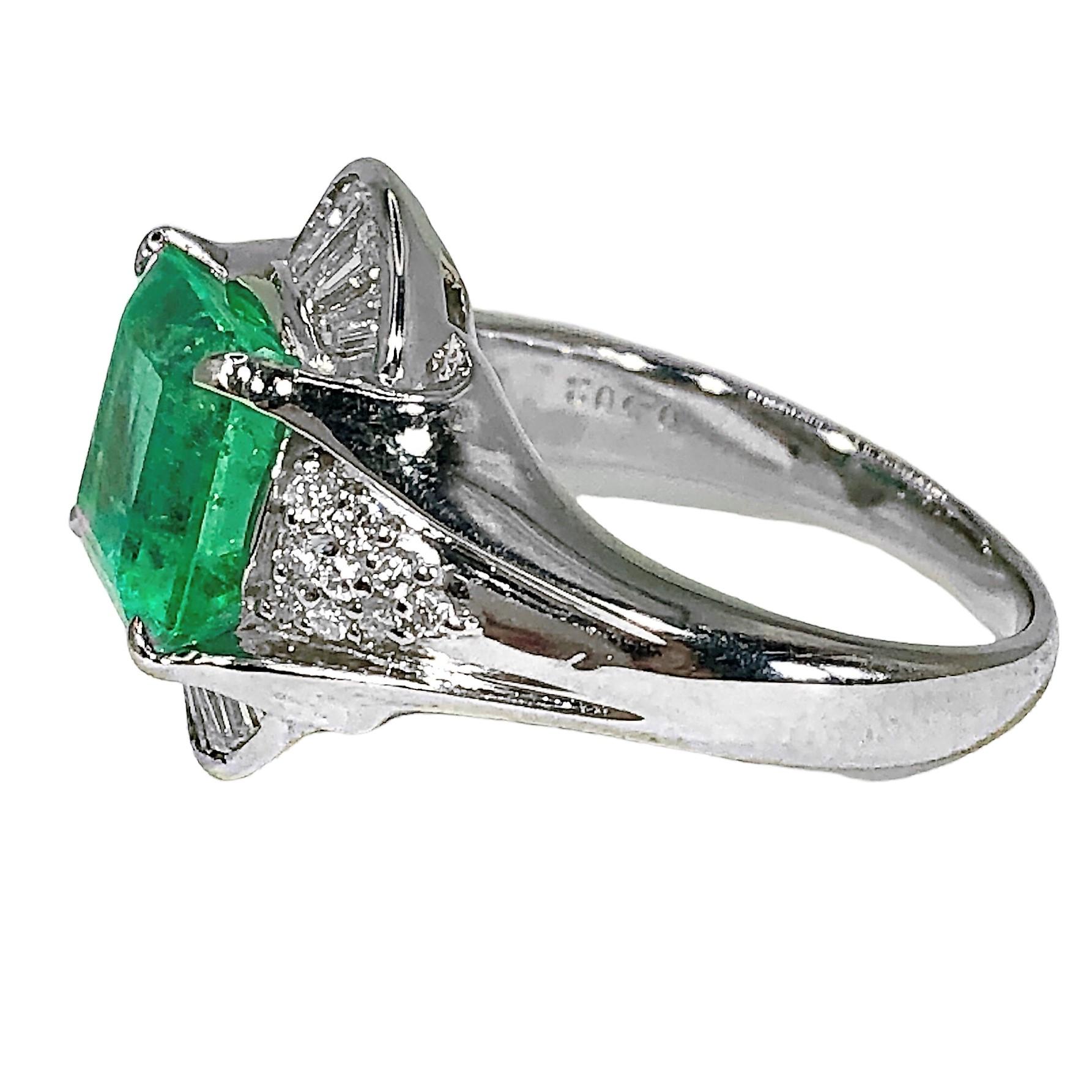 Contemporary Platinum Ring with 3.48ct Emerald and Diamonds 1