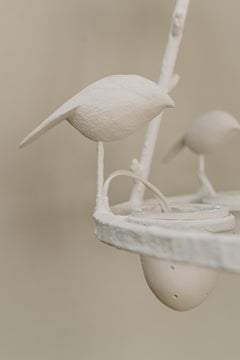 Zeitgenössischer poetischer weißer Gipsvogel-Kronleuchter, Jacques Darbaud