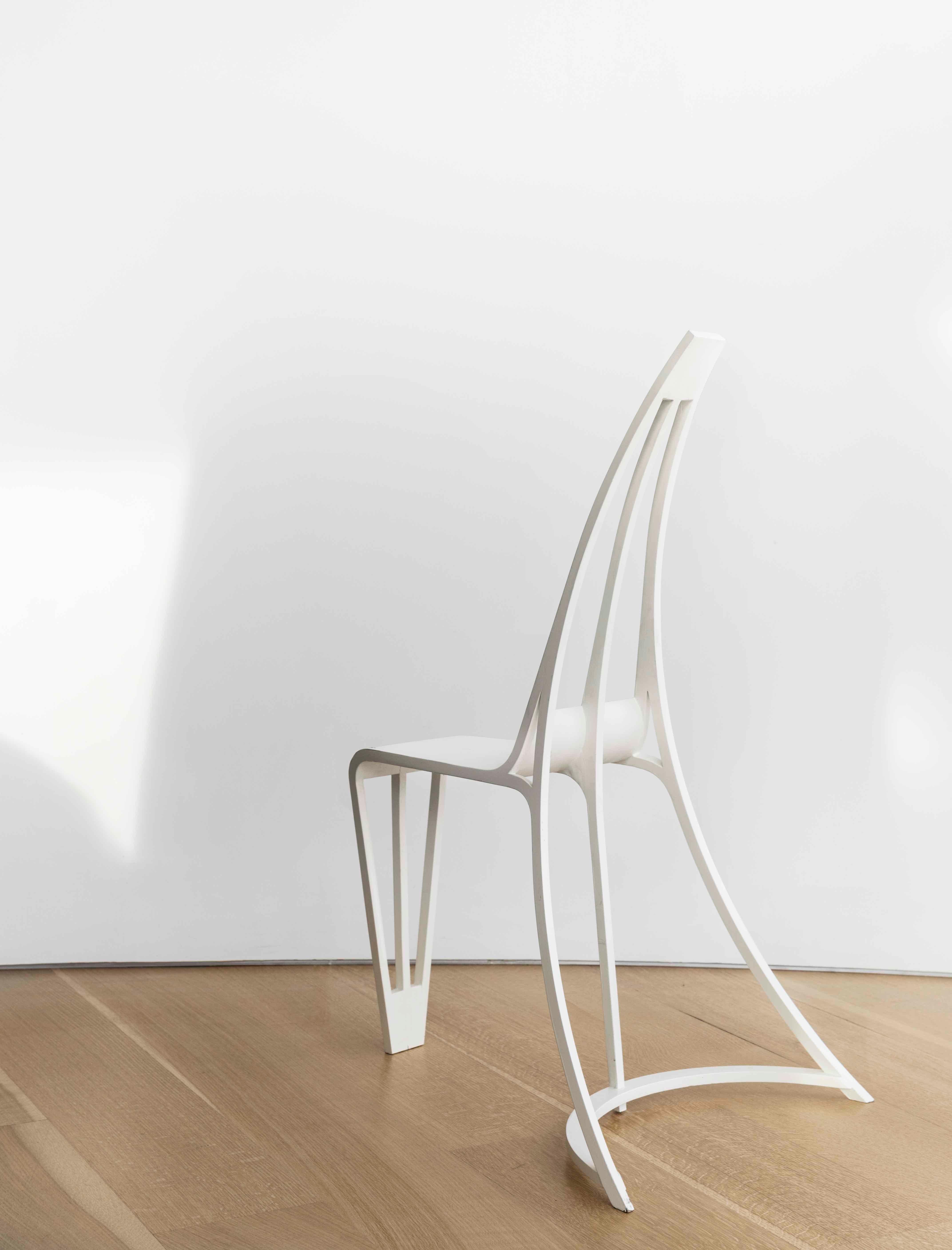 Cape chair belongs to the Arctic Line, influenced by Nina’s years living in Norway where she was inspired by organic forms found in the ice and snowscapes. Cape chair takes its name from the double-curved shape of its back. A single front leg is