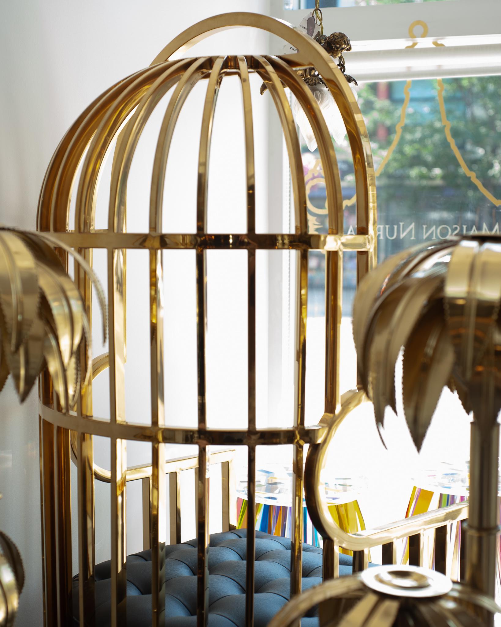 Chaise contemporaine cage à oiseaux en laiton poli et cuir rembourrée Neuf - En vente à Toronto, ON