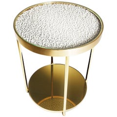 Mesa auxiliar contemporánea Hemlock de latón pulido con base de espejo dorado