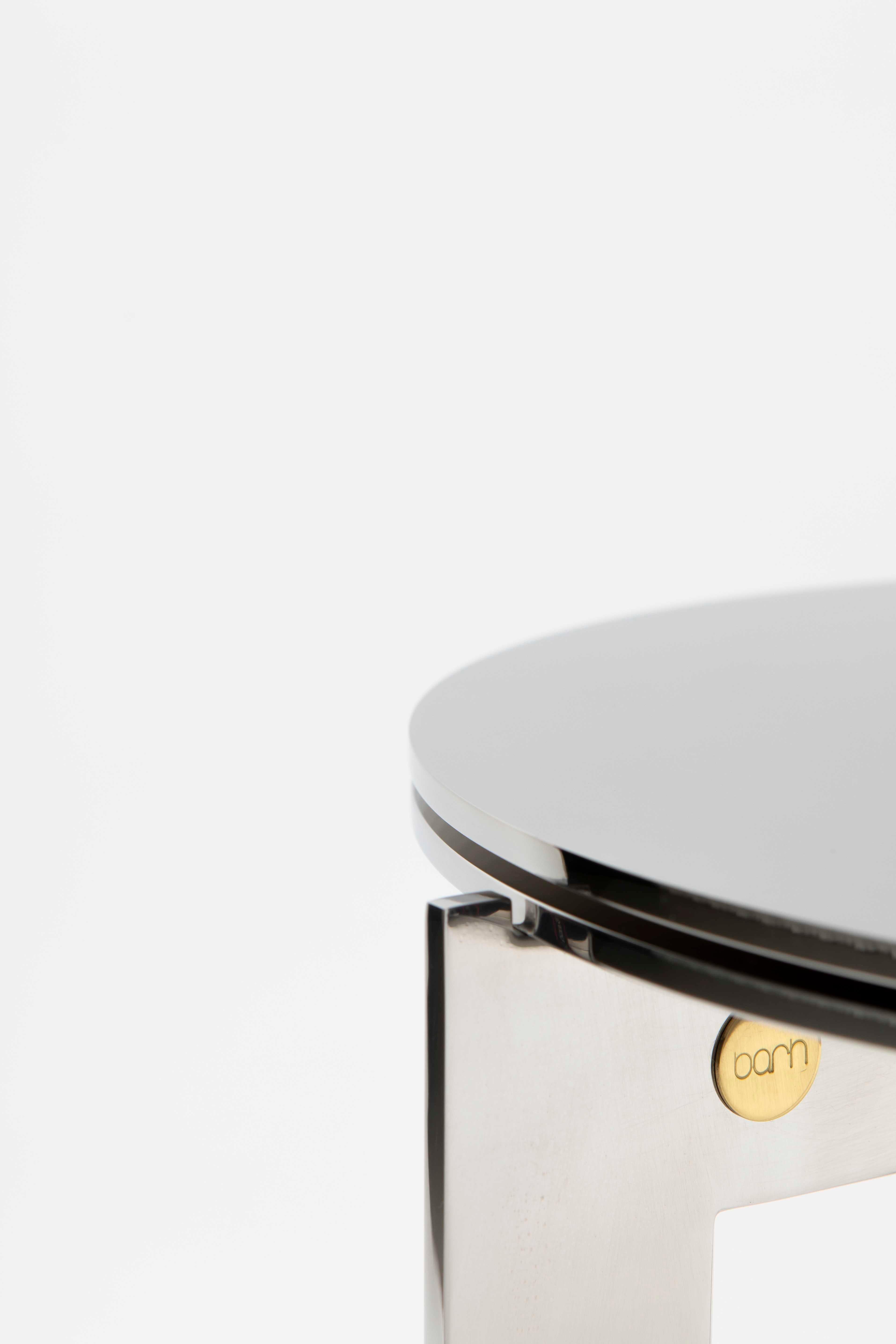 Belge Table d'appoint ronde moderne et contemporaine, acier inoxydable poli, Belgique en vente