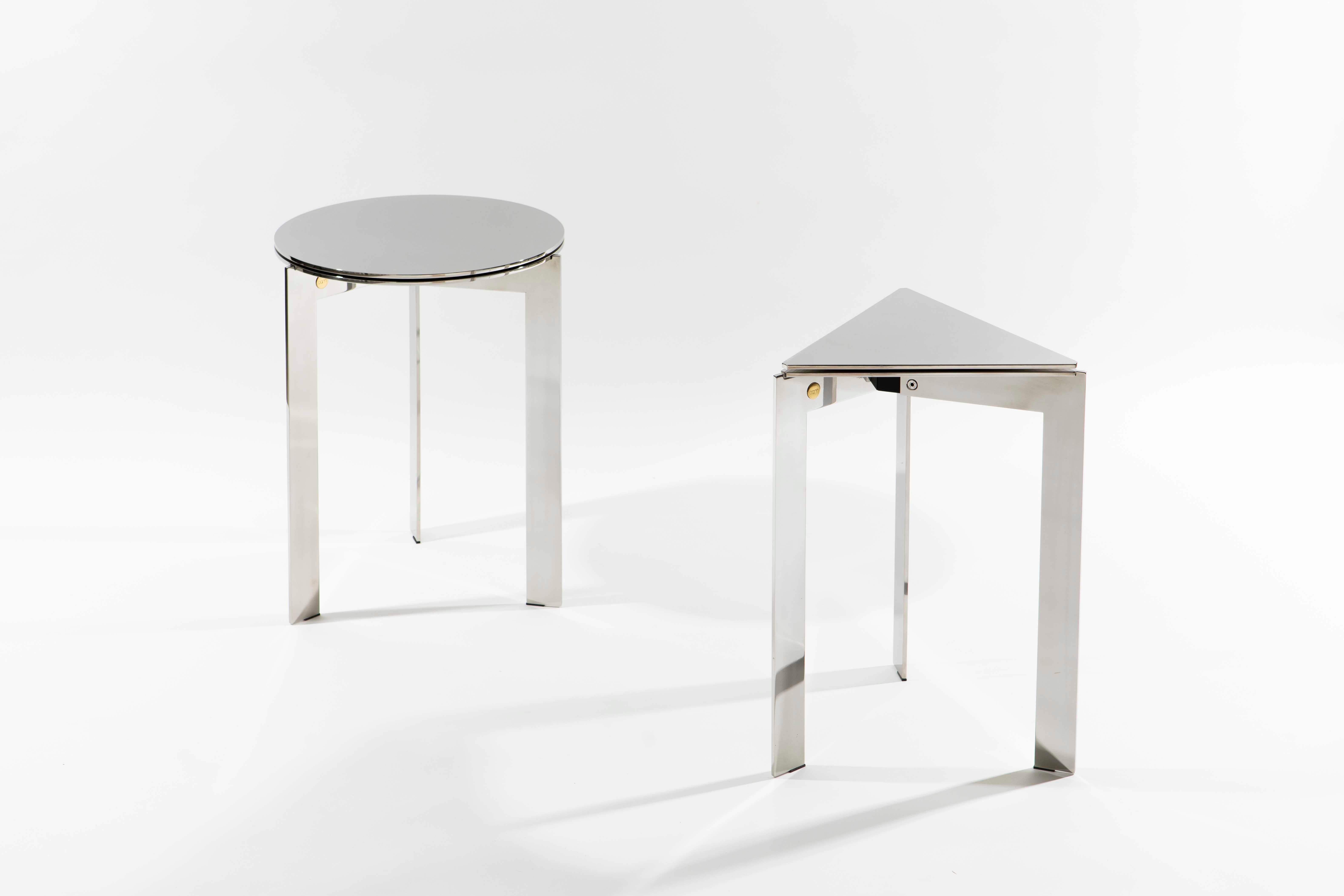 Mesa auxiliar redonda moderna y contemporánea, acero inoxidable pulido, Bélgica en Nuevo estado para la venta en Antwerp, Antwerp