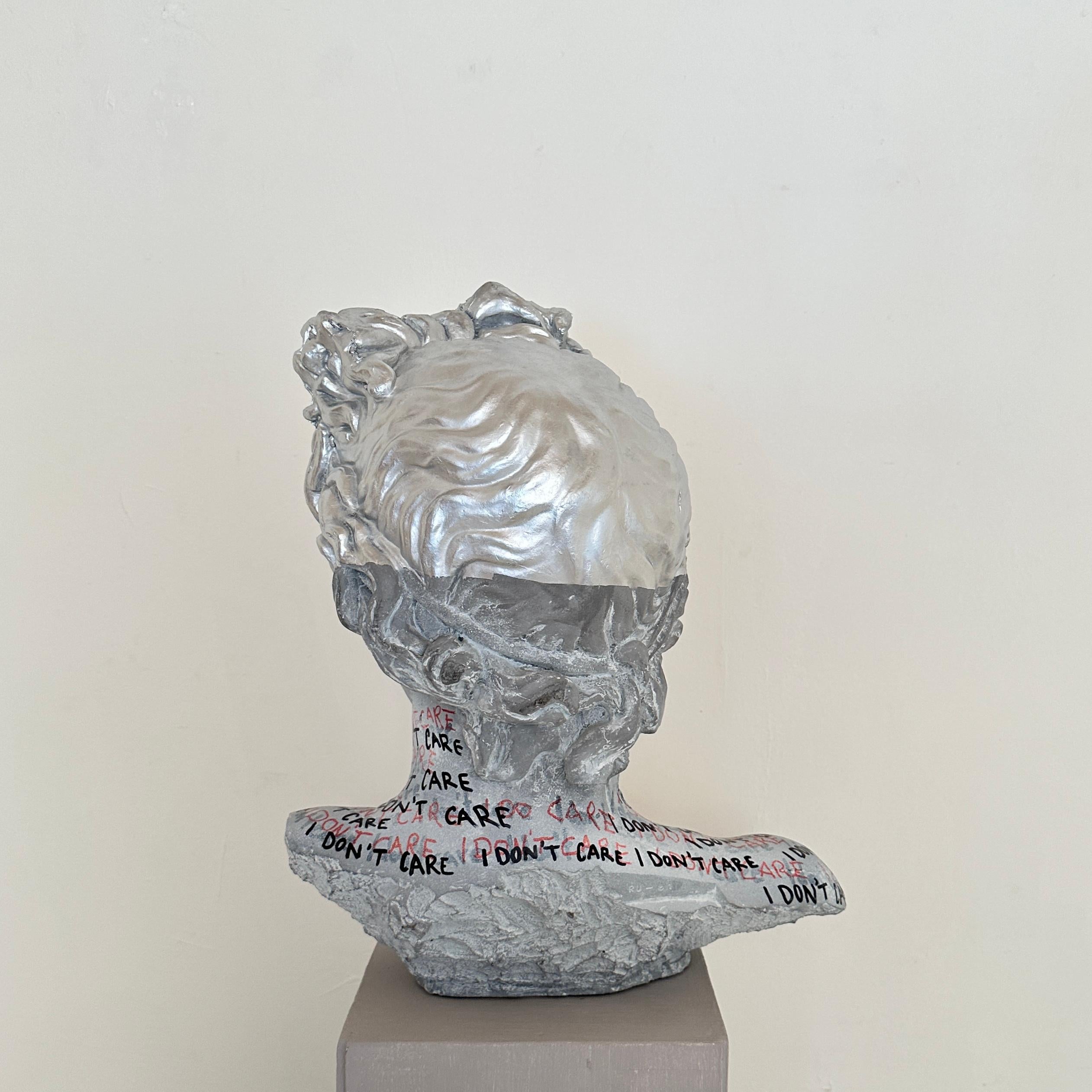 Contemporary Pop Art Bust in Concrete and Paint, Felix Bachmann 2024 For Sale 5