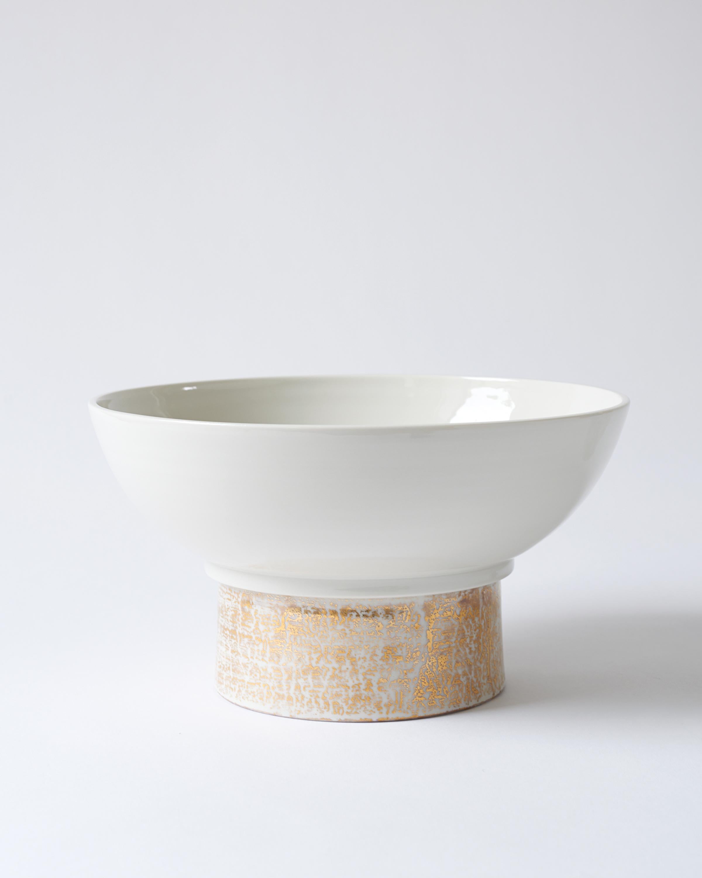 Modern Contemporary Porcelain Bowl, Handmade with 24-Karat Gold For Sale
