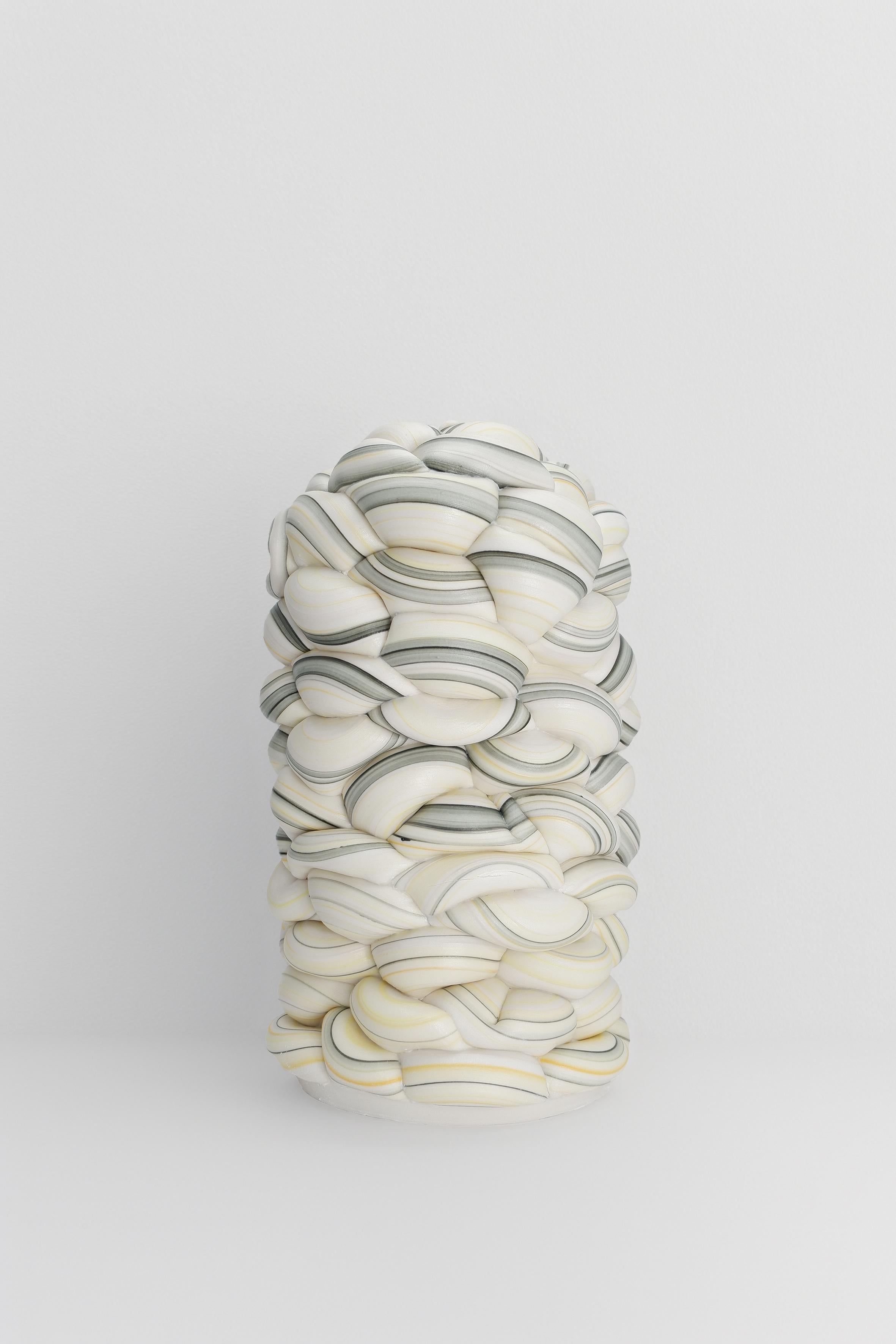 Vaso in porcellana contemporanea Striped fold XIII di Steven Edwards In condizioni Nuovo in vendita a 1204, CH
