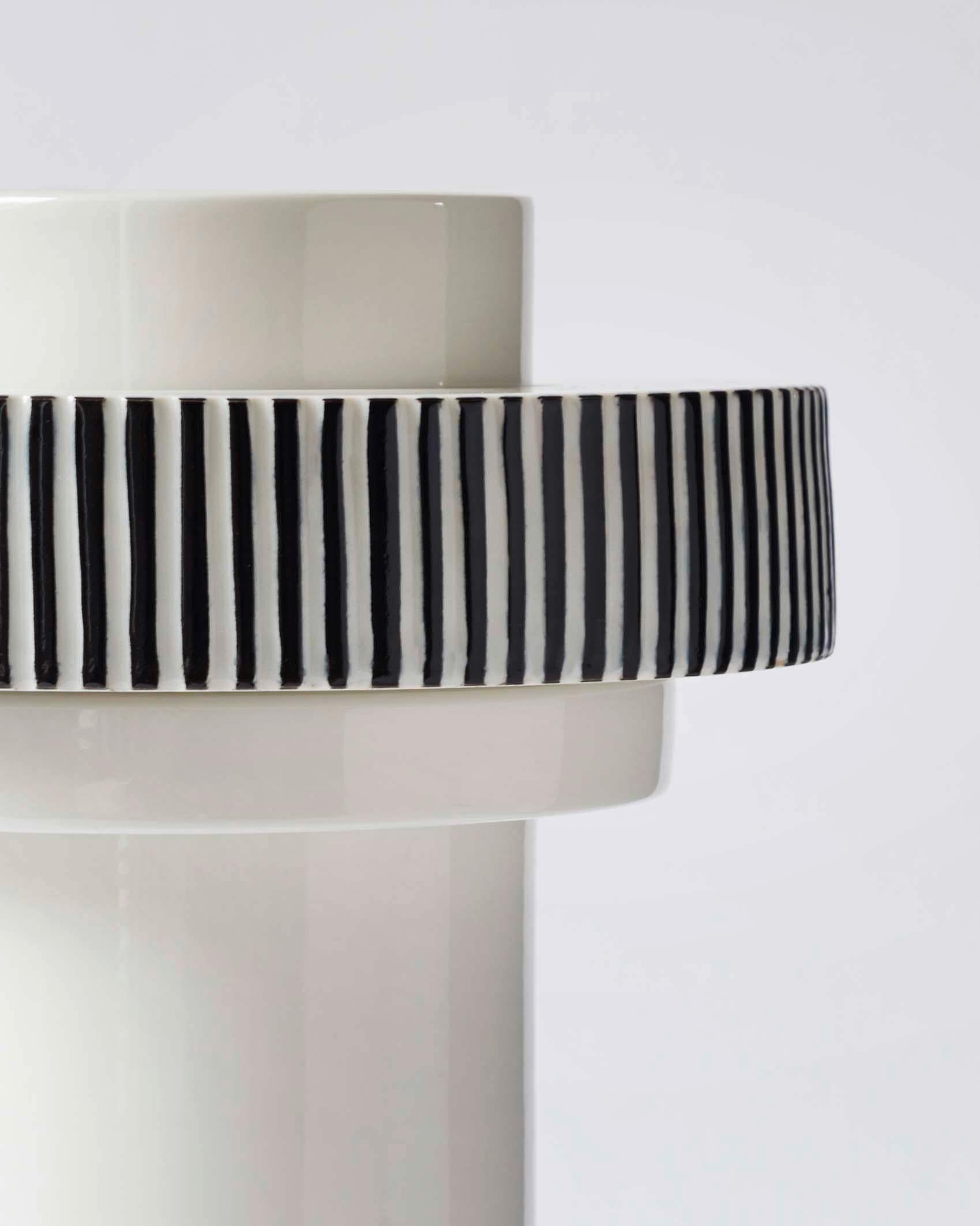 Contemporary Porcelain Vase, Handmade, Elevated, Modular In New Condition For Sale In Zurich, CH