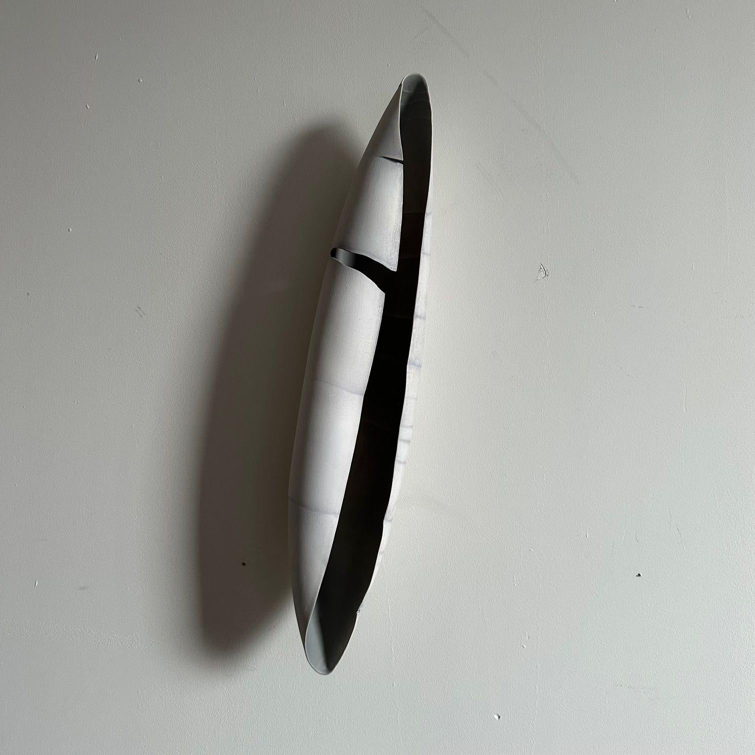 Paula Murray, Contemporary, Porcelain Wall Art, Hanging Vessel, Grey, Blue, 2021 Bon état - En vente à Stamford, CT