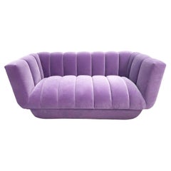 Canapé contemporain de style post-moderne en velours lilas de Beyrouth, fait à la main et personnalisable
