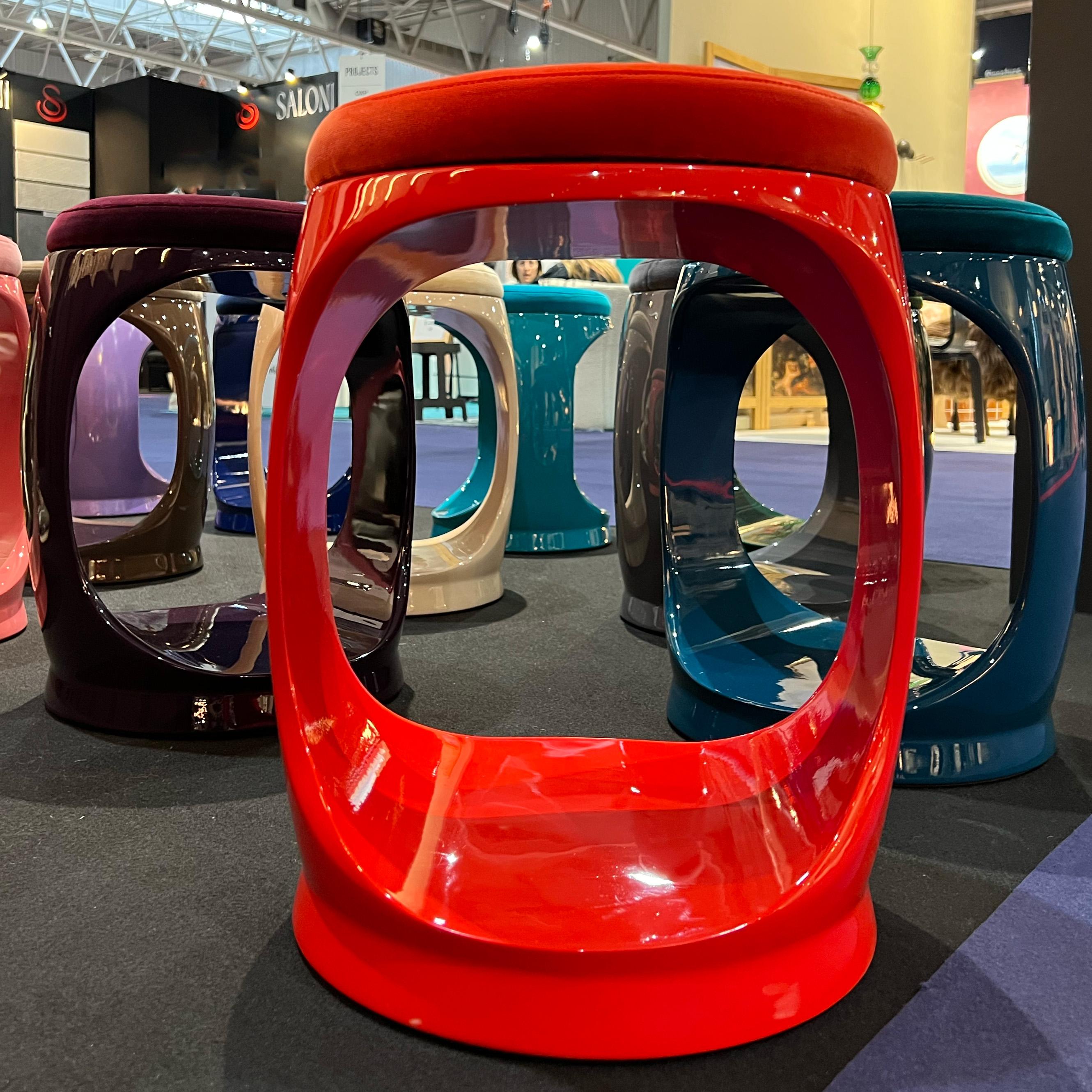 Puf contemporáneo made in Italy Signet Ring rojo, Hocker, Taburete en Nuevo estado para la venta en Carouge, GE