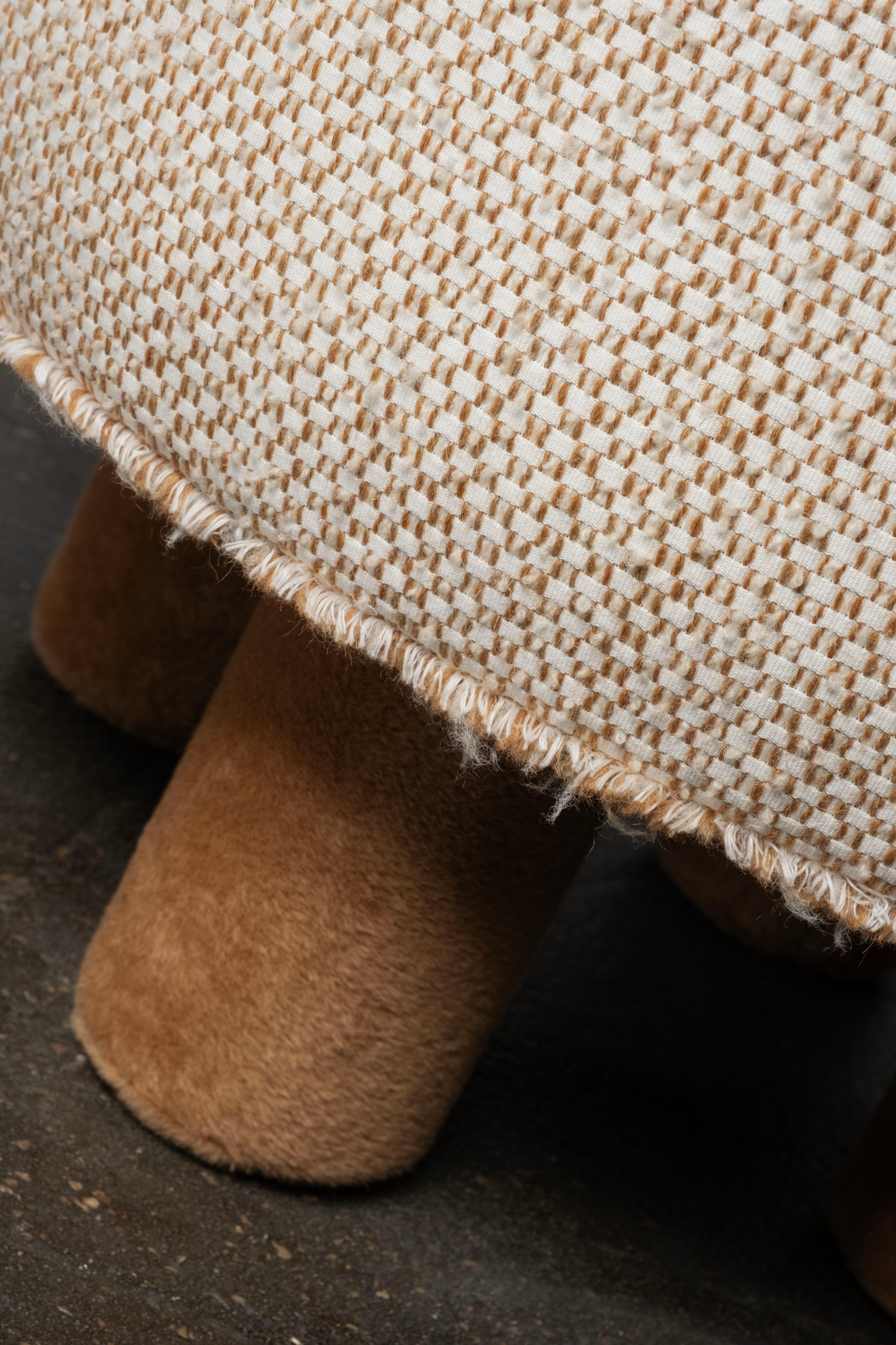 Bouclé Pouf contemporain Dedar Filippo Uecher Fait main Portugal par Greenapple en vente