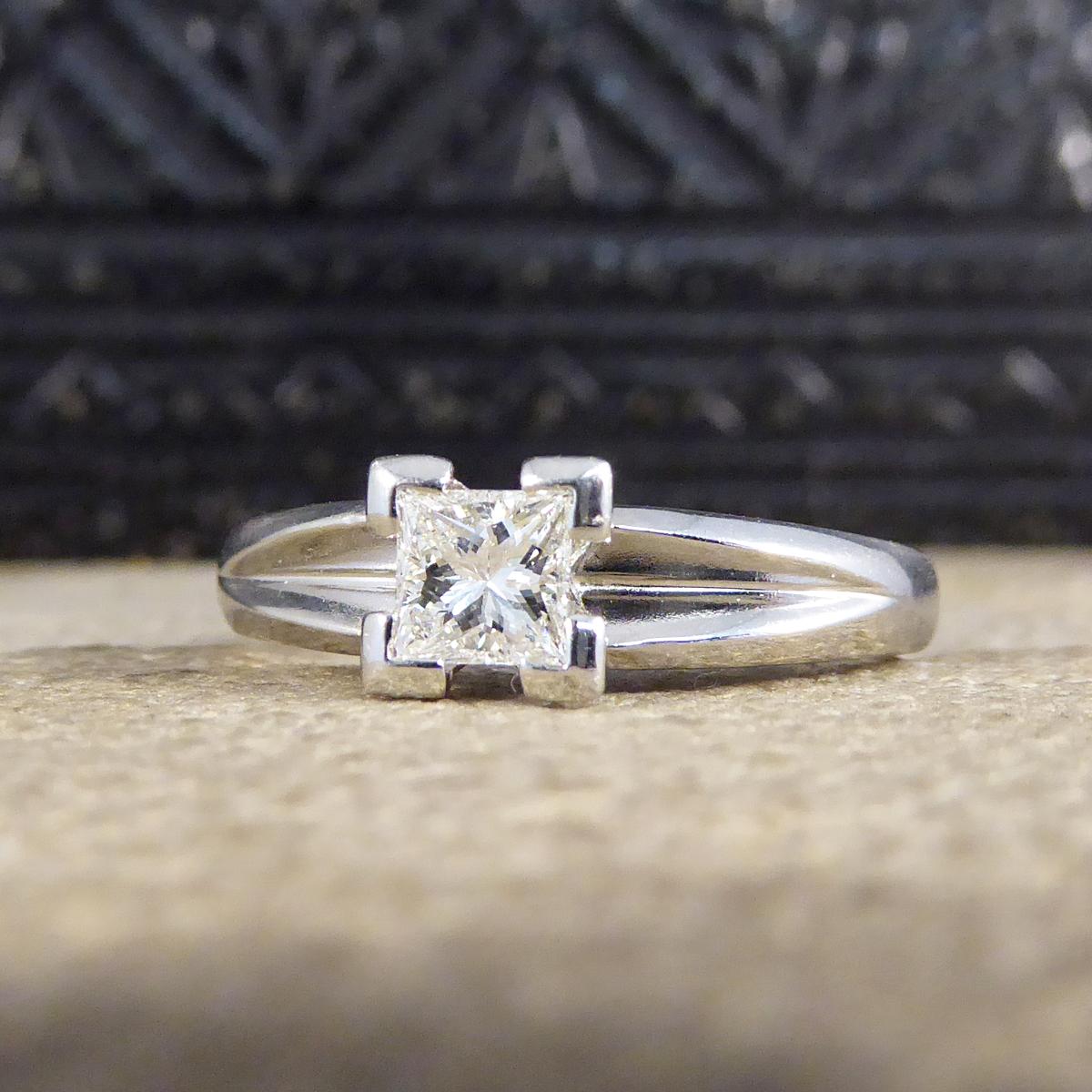 Contemporary Princess Cut 0.45 Carat Diamond Solitaire Ring in Platinum In Good Condition In Yorkshire, West Yorkshire