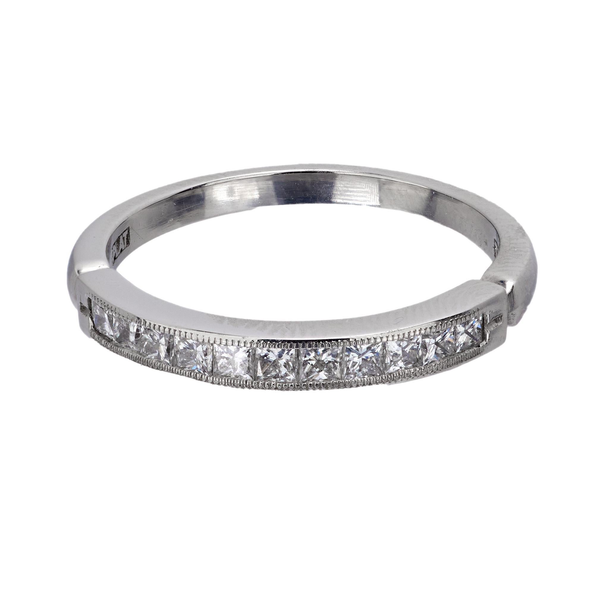 Contemporary princess cut diamond platinum wedding band (Zeitgenössisch) im Angebot
