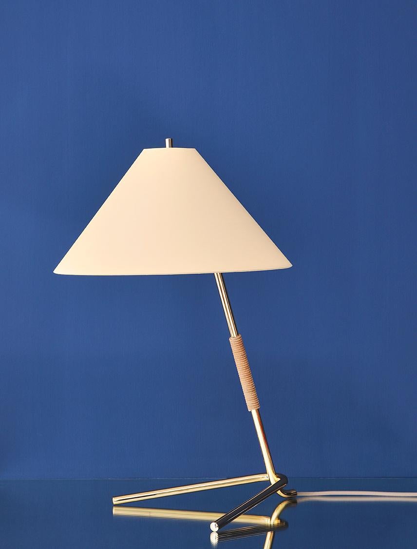 Kalmar Werkstätten
Austria, contemporary

Hase table lamp in polished brass with leather handle. New production of the table lamp designed by Kalmar, 1950’s.

Measures: H 50 x Ø 32 cm.
