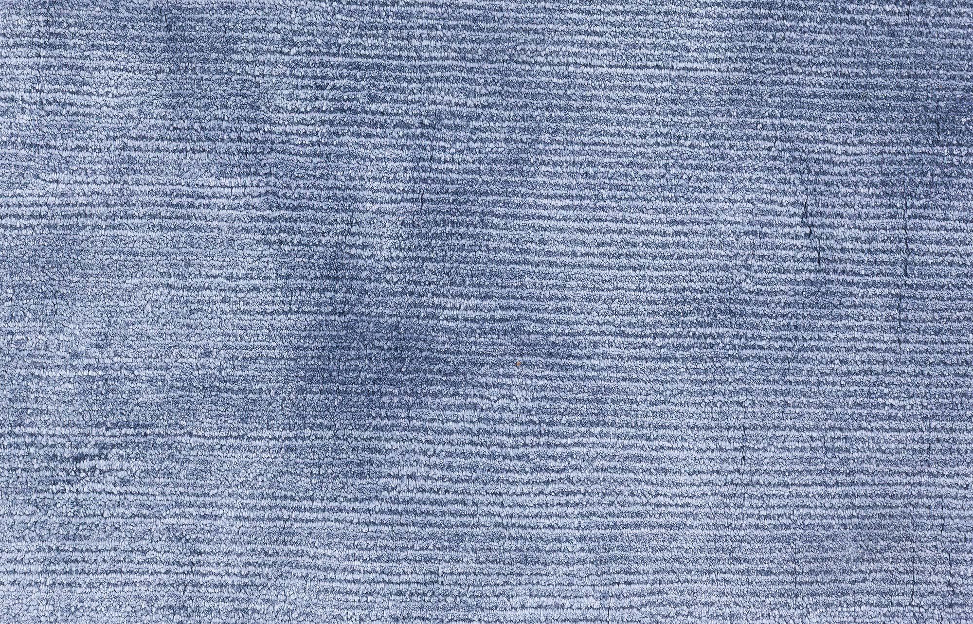 Moderno Tappeto contemporaneo in seta viola annodato a mano di Doris Leslie Blau in vendita
