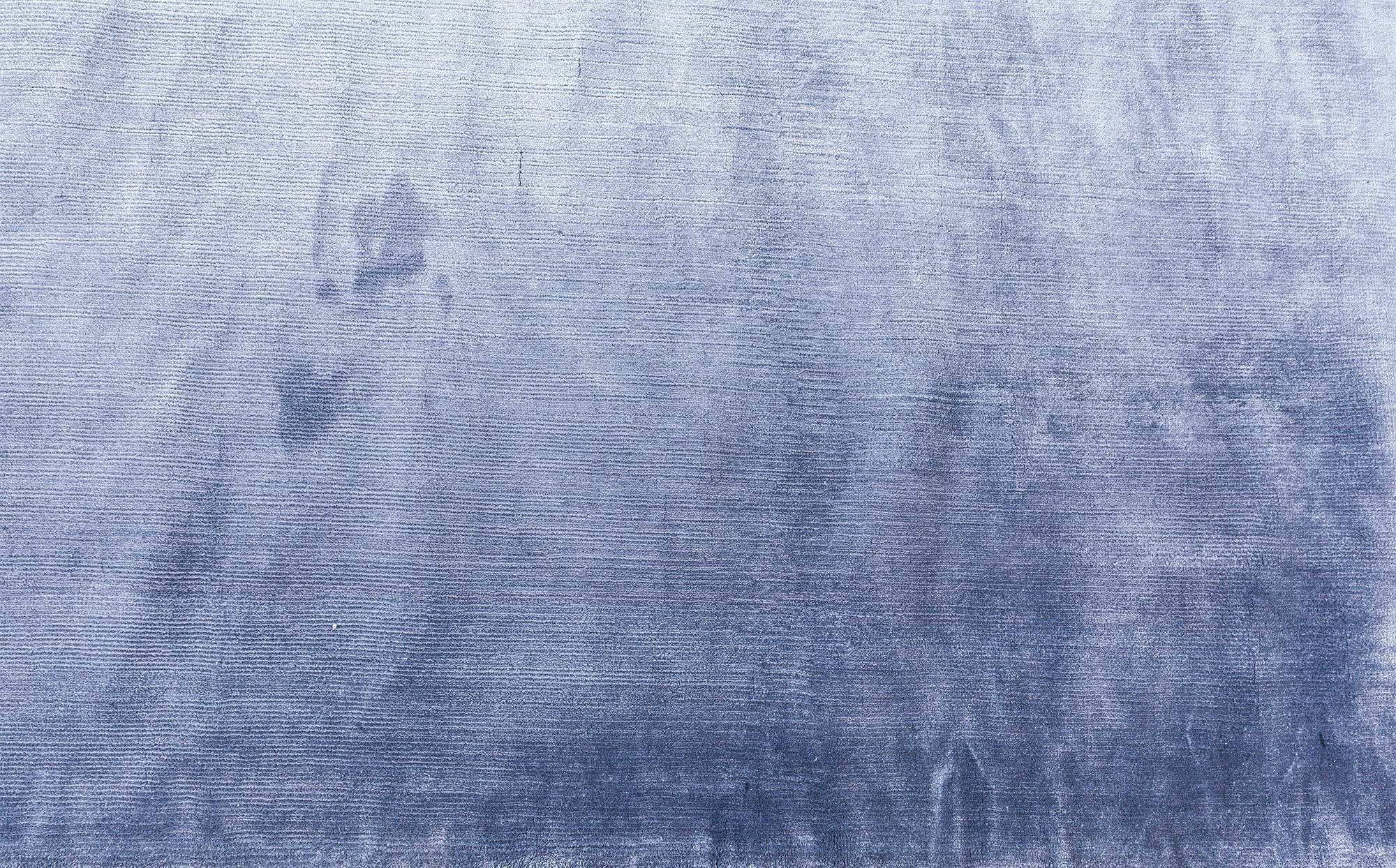 Indiano Tappeto contemporaneo in seta viola annodato a mano di Doris Leslie Blau in vendita