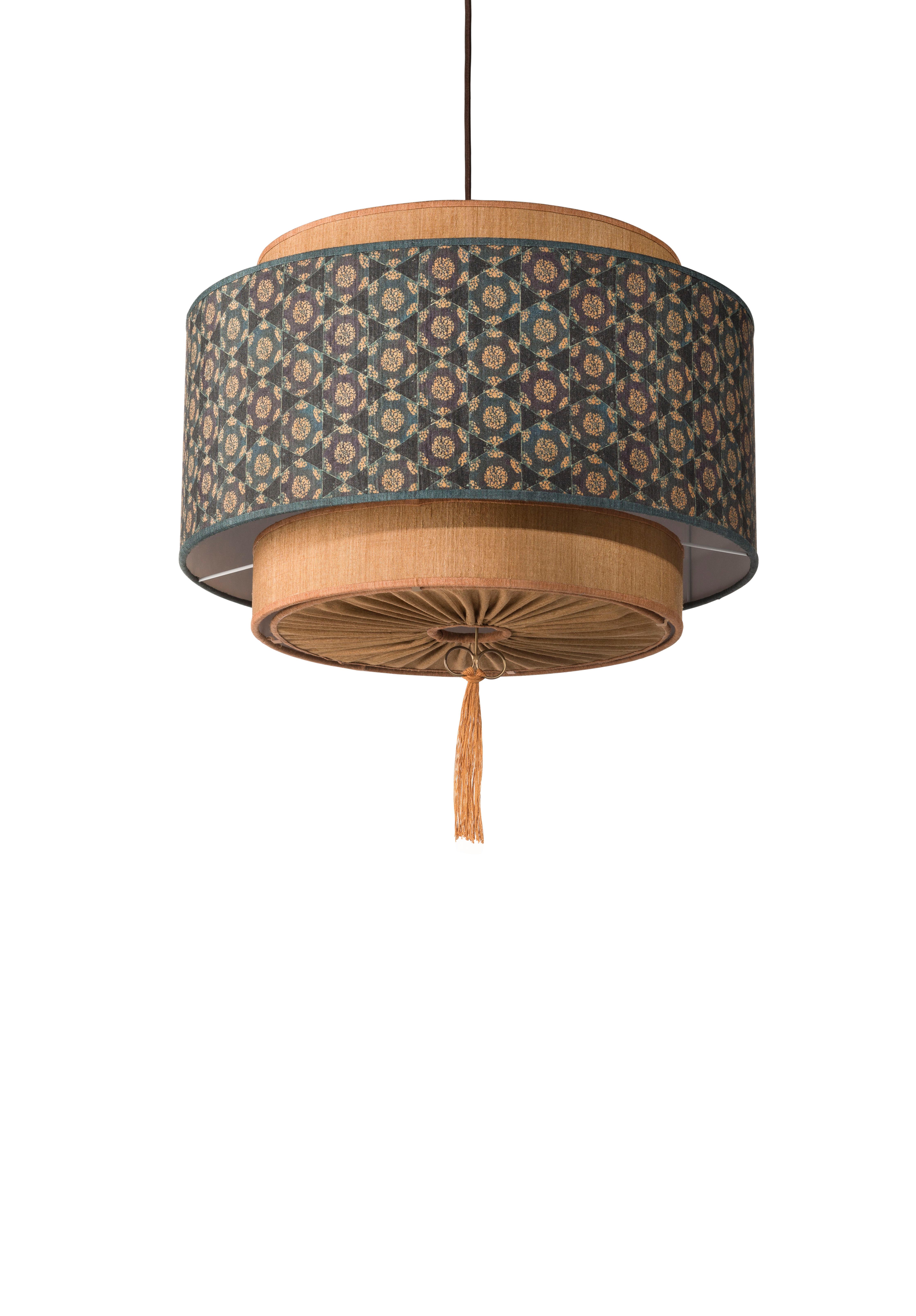 Moderne Lampe à suspension contemporaine QD08 avec abat-jour en soie Tussah en vente