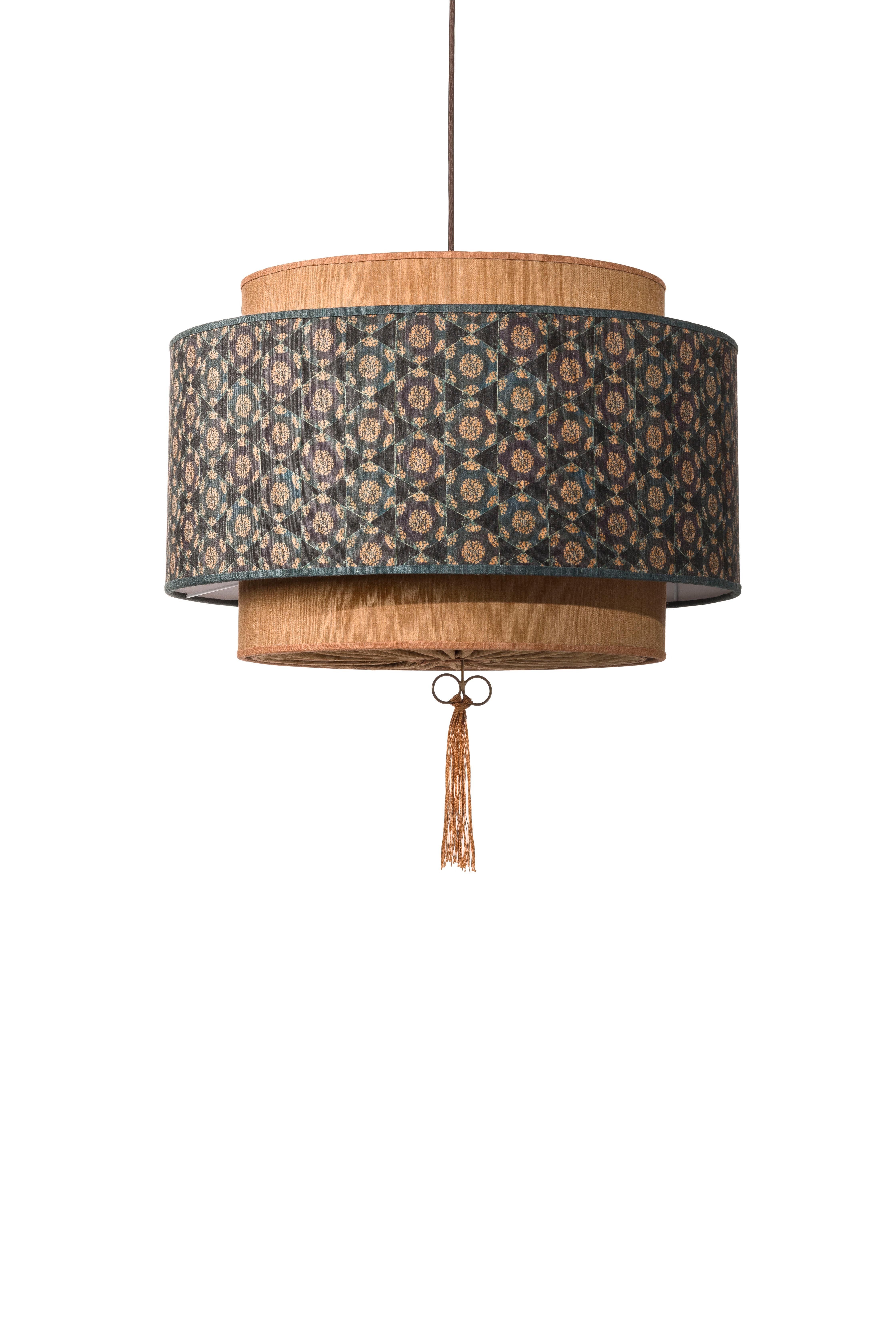 Italian Contemporary QD08 Pendant Lamp with Tussah Silk Lampshade For Sale