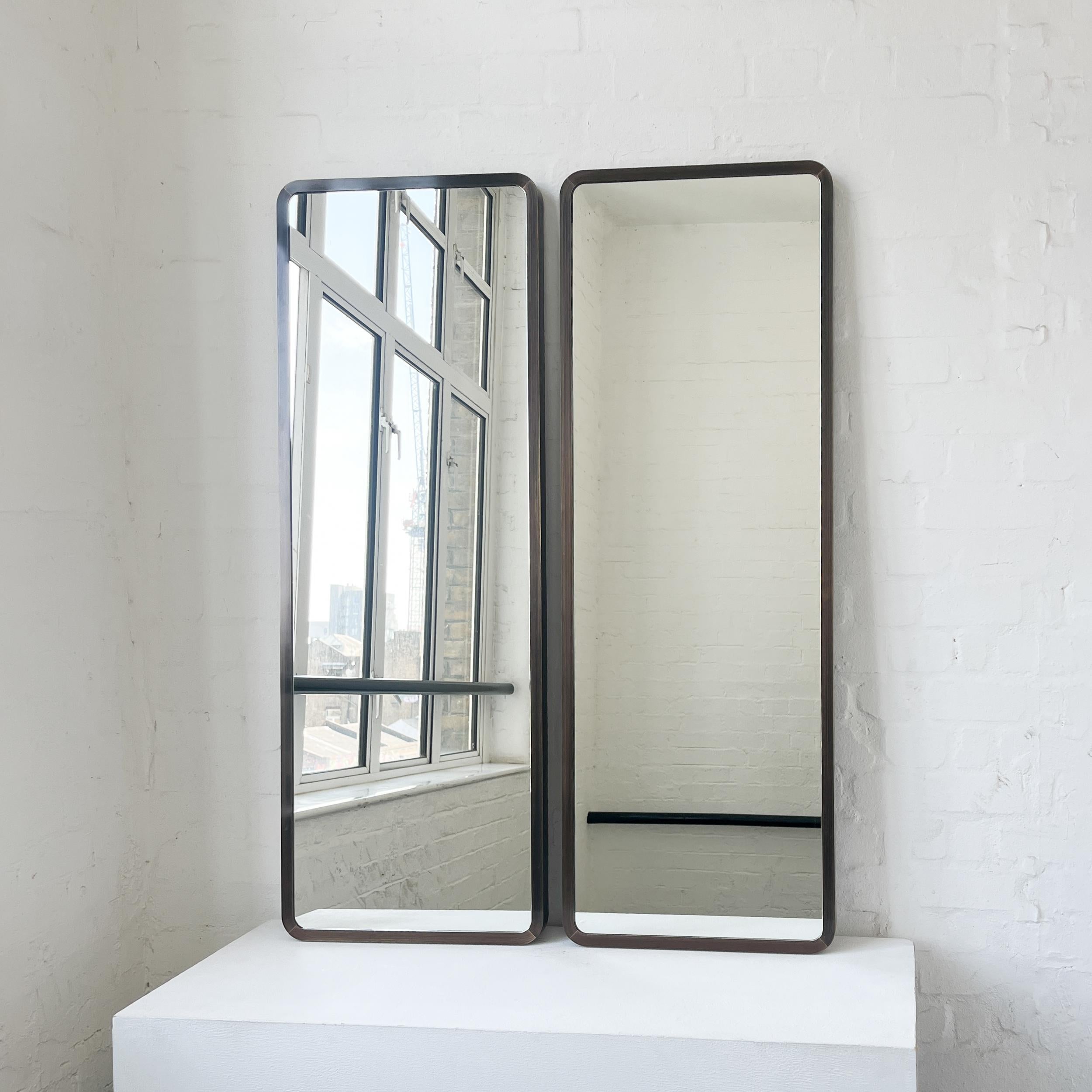 Contemporary Quadris Long Rectangular Wall Mirror with Bronze Patina Frame For Sale 1