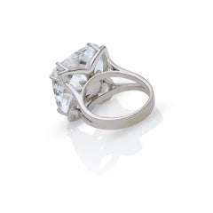 Contemporary Quartz 19.00 Ct & Diamonds 18kt White Gold Ring Chakral Activator