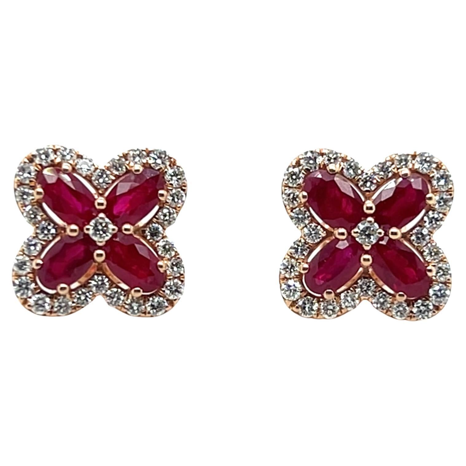 Orecchini contemporanei con rubino e diamanti in oro rosa 14k a forma di quatrefoil da 2,32tcw in vendita