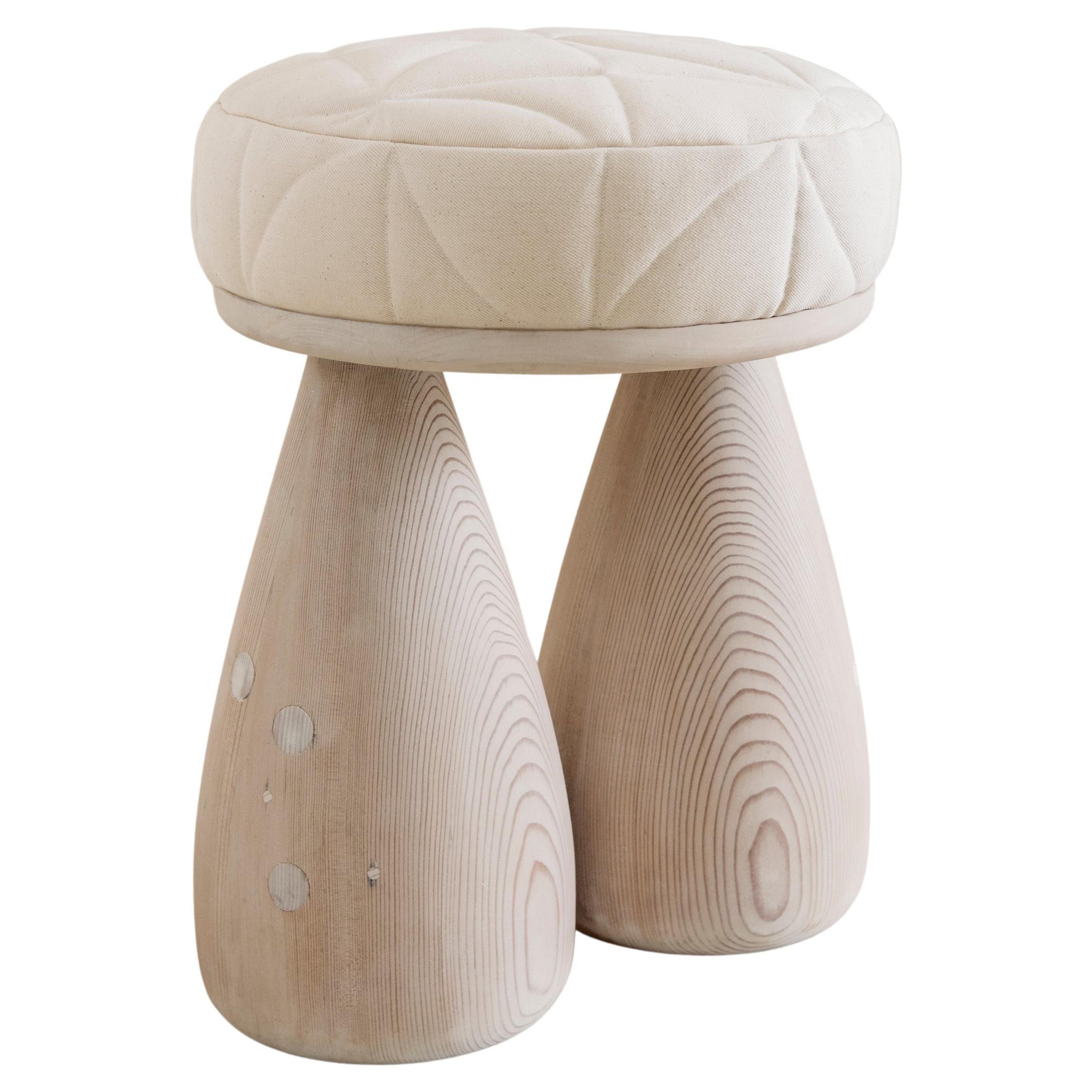 Sgabello contemporaneo trapuntato
