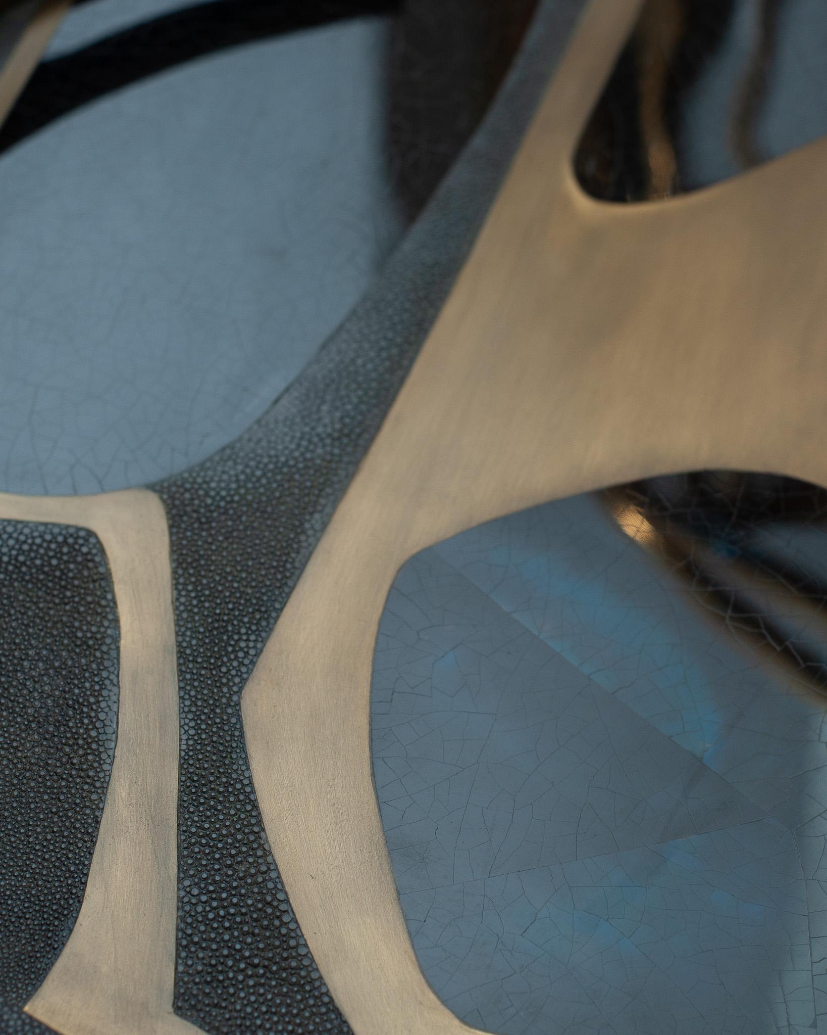 Contemporary R & Y Augousti Großes Tablett mit Intarsien aus Messing, Shagreen und Penshell im Zustand „Neu“ im Angebot in Toronto, ON