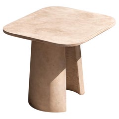 Table d'appoint contemporaine Raiz 01 en béton sable