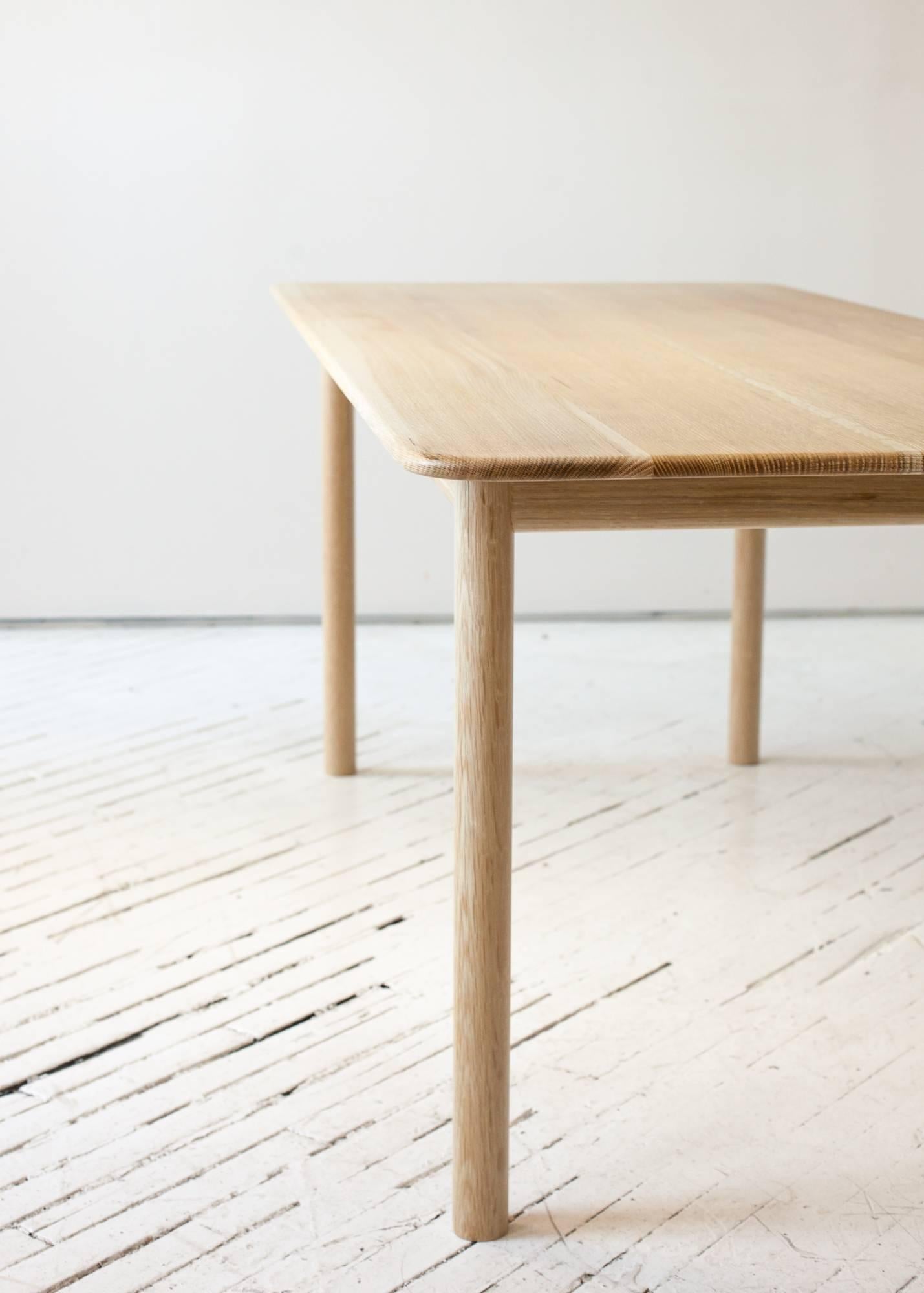 Table de gamme en bois contemporaine en bois de chêne blanc par Fort Standard en vente 1