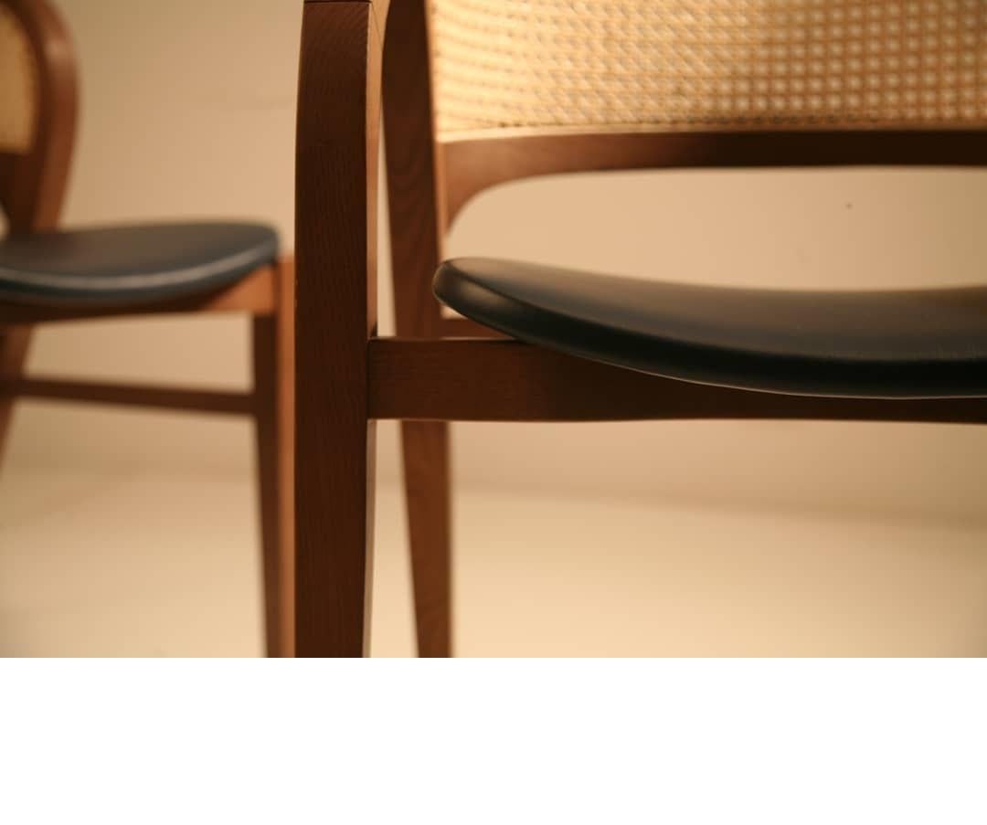 Moderne Chaise de salle à manger contemporaine en rotin/canne, lot de 6 en vente