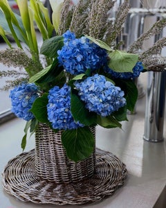 Vase contemporain en rotin fait main en saule par Federica Paoli, Italie, en stock